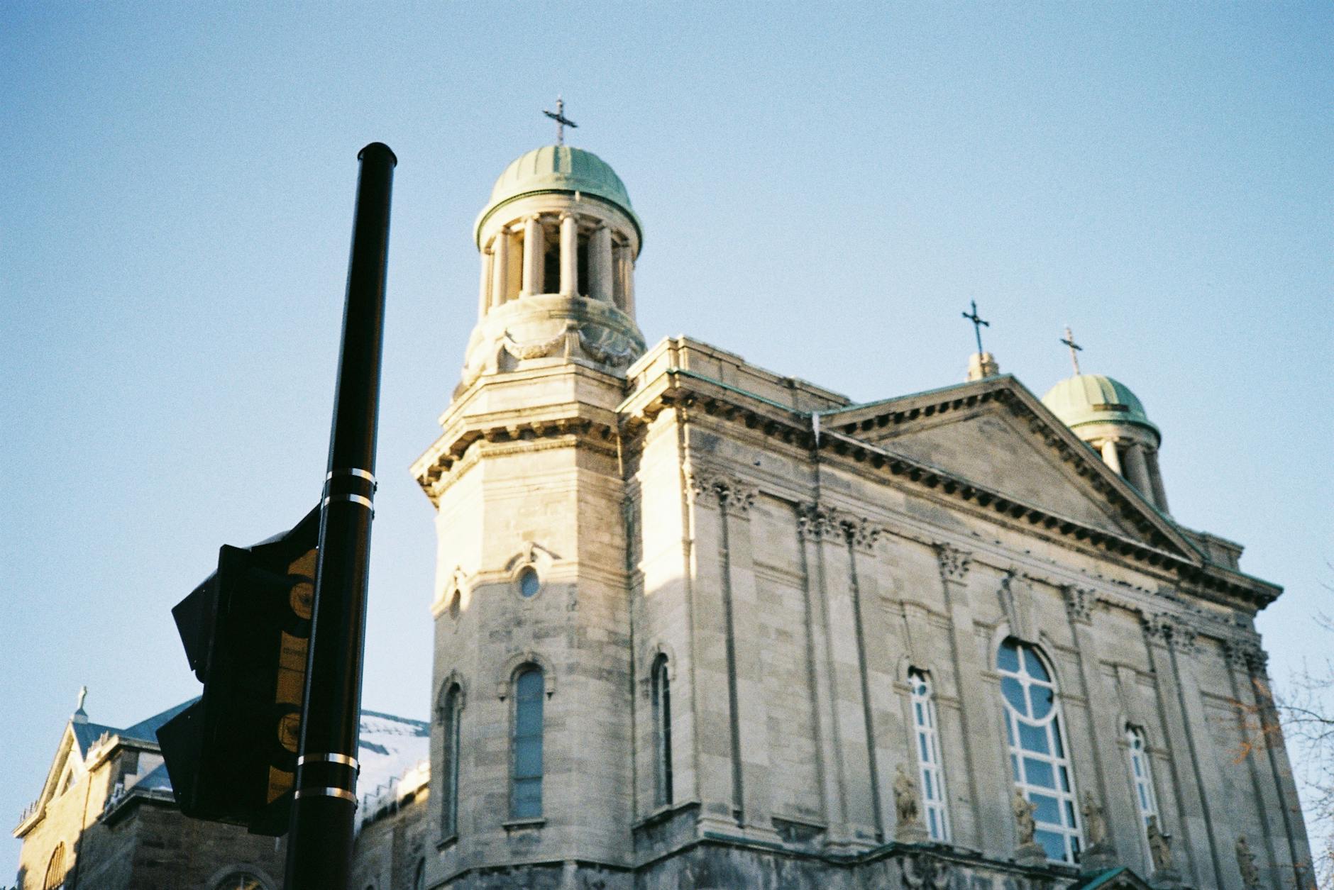 Belfast lodging and religious travel context.