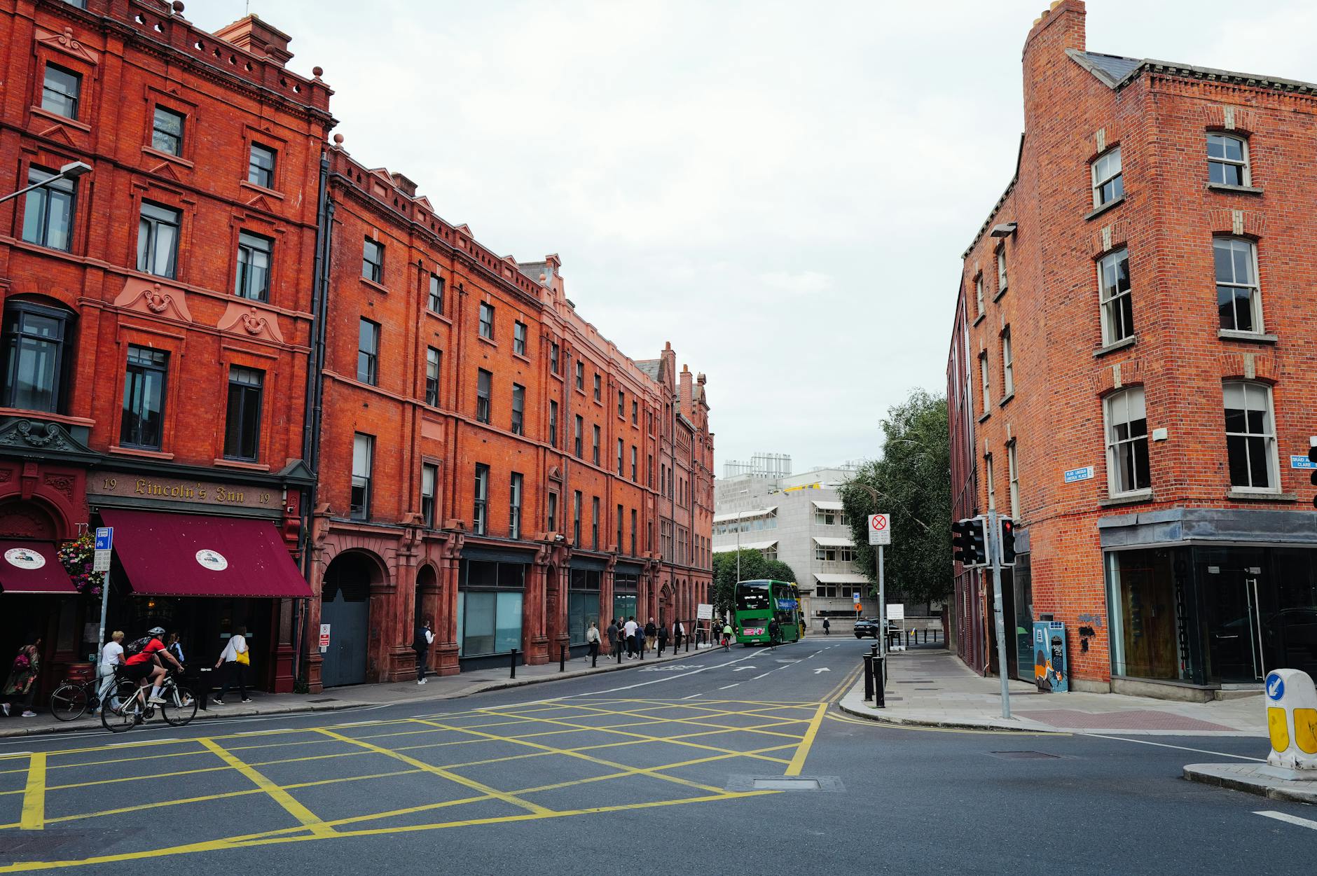 Belfast architecture and visitor route context.