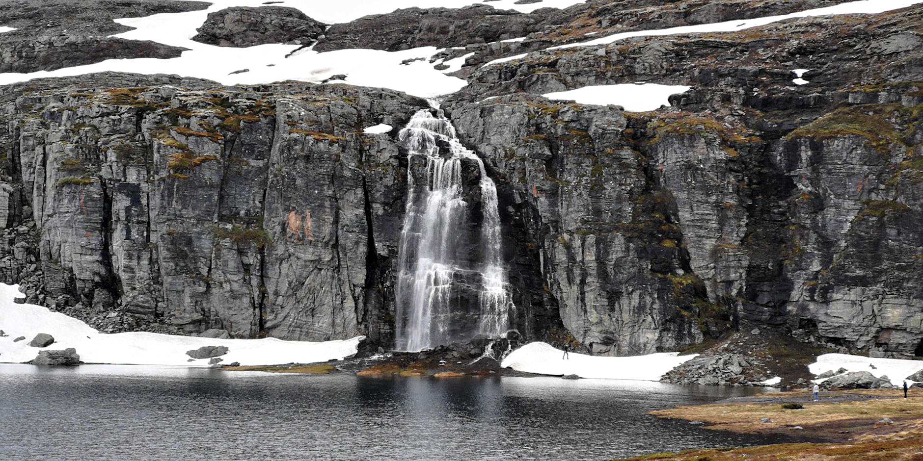 Waterfall near Bergen for fjord and outdoor excursion planning.