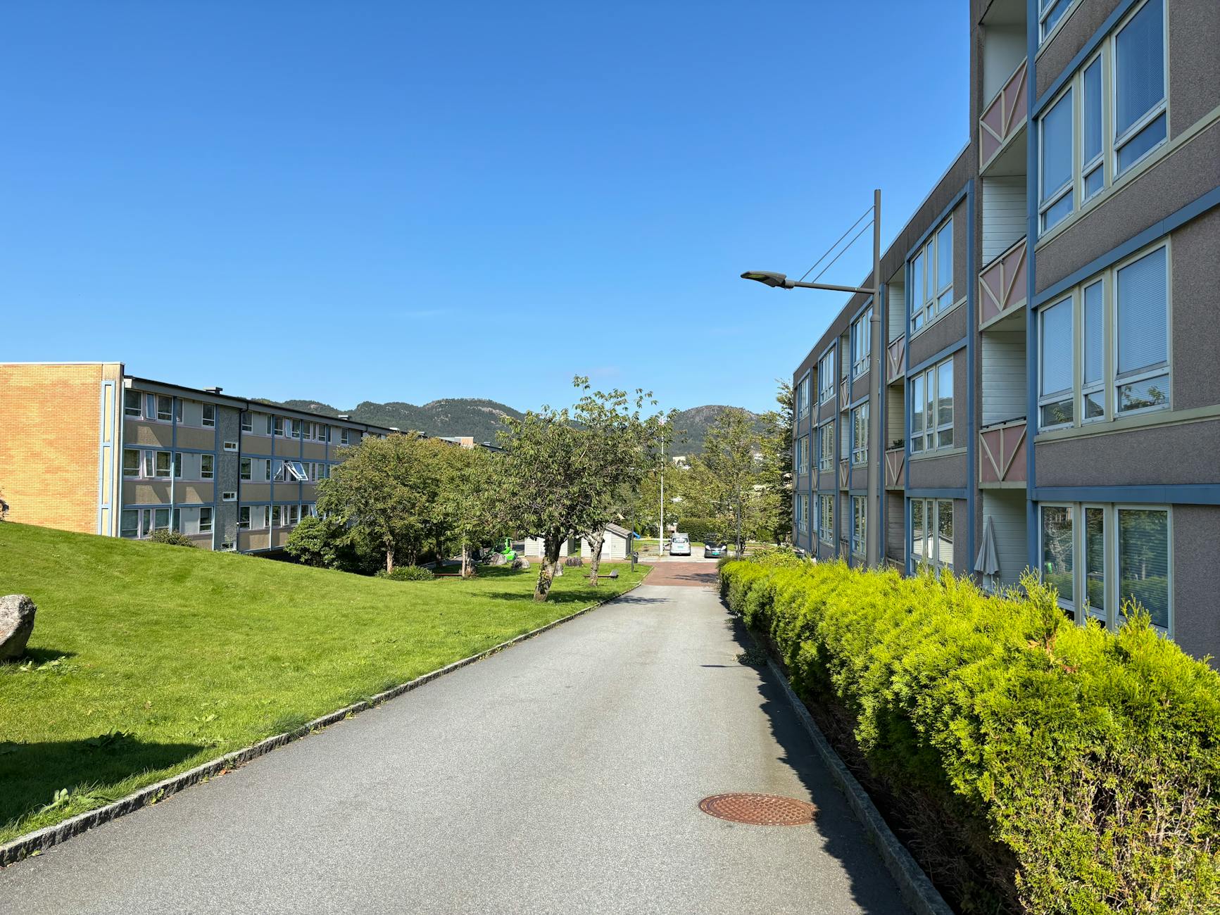 Quiet Bergen neighborhood for journalist assignment planning.