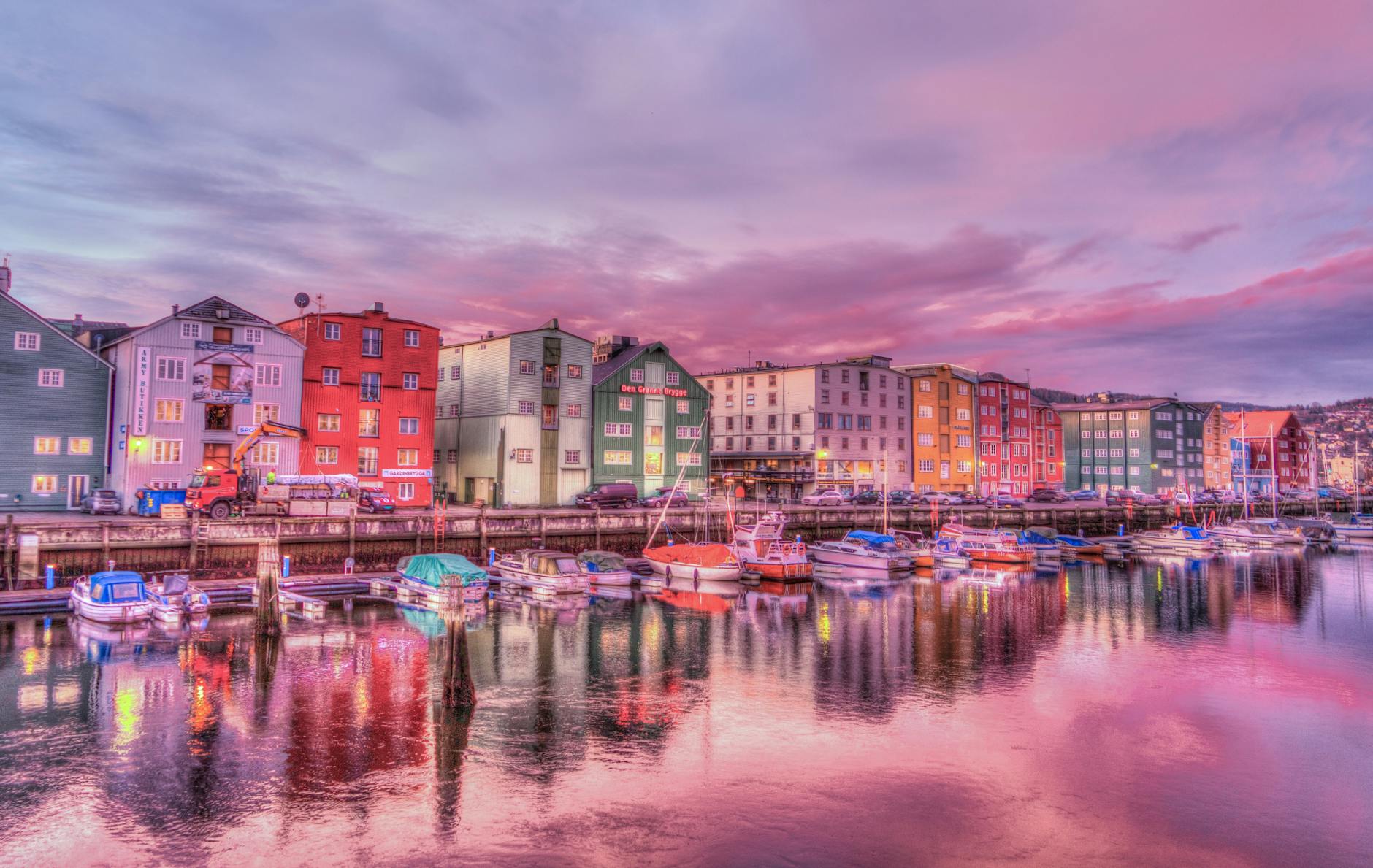 Bergen waterfront scene for journalist visual context planning.