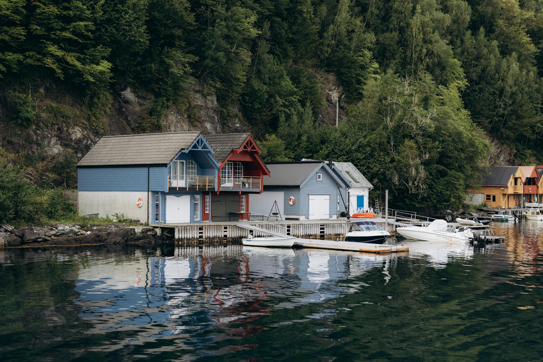Waterfront Bergen houses for short student program planning.