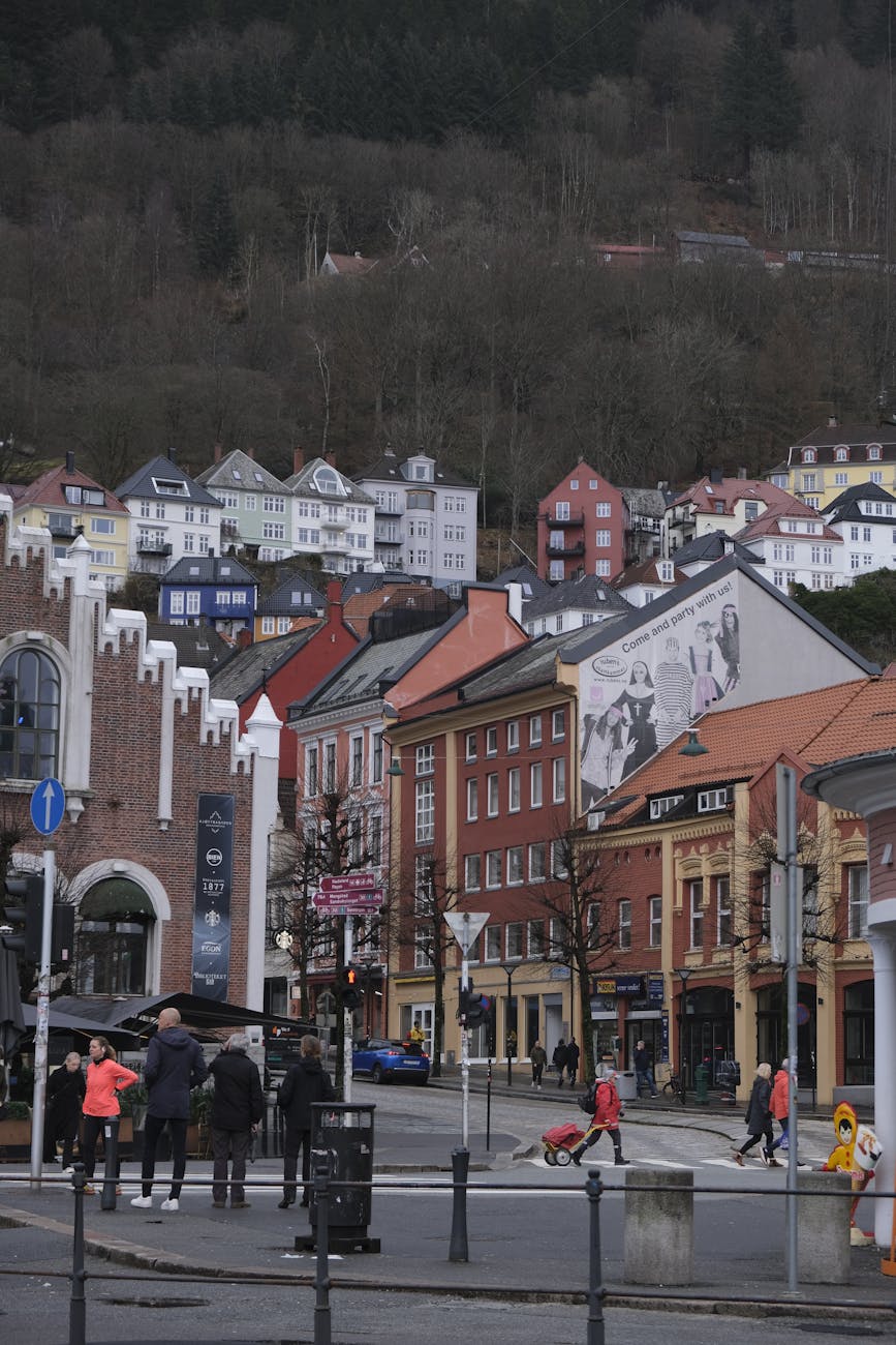 Colorful Bergen street for wet-weather stopover planning.