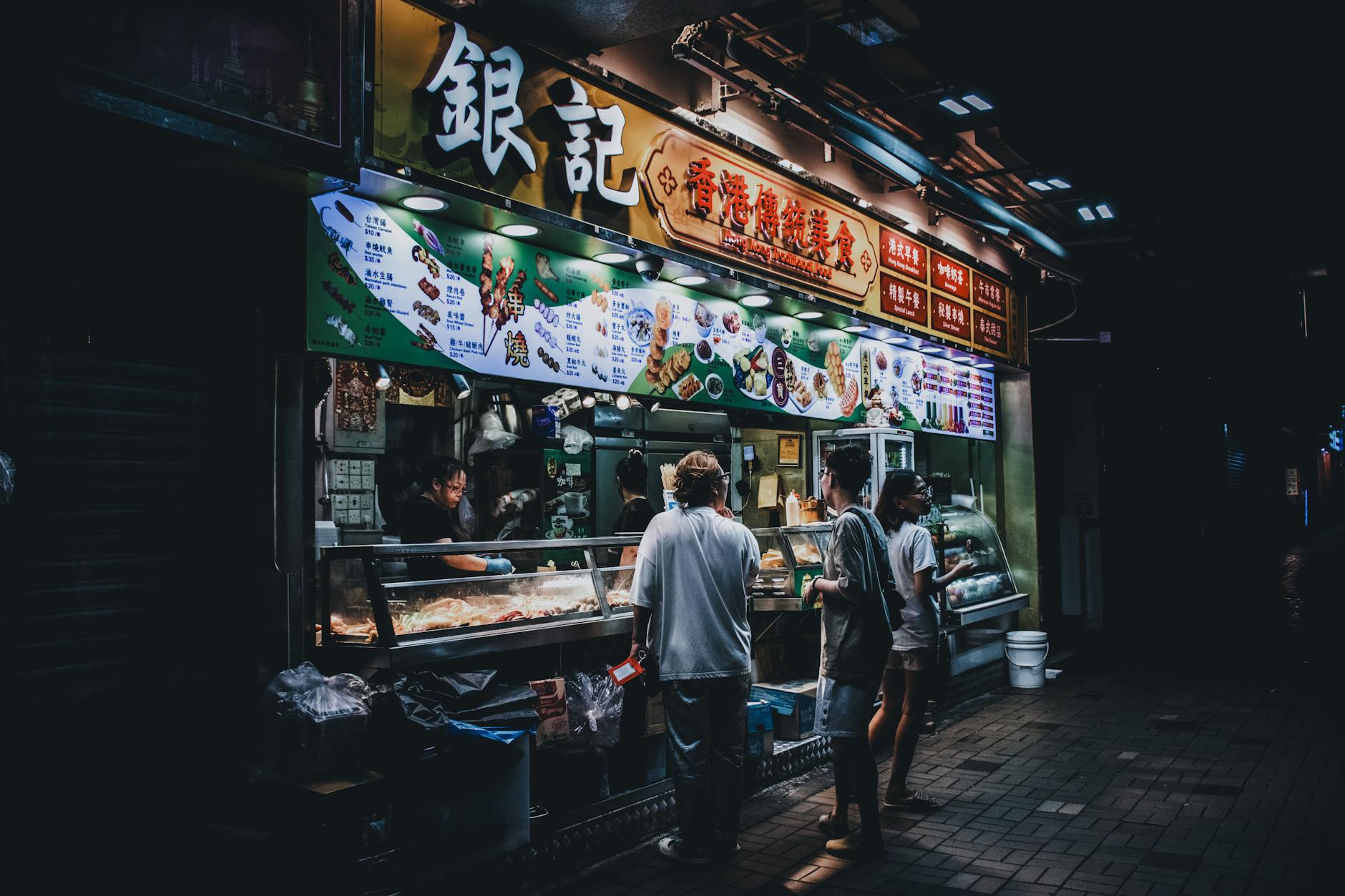 Central Hong Kong affordable food and budget route planning context.