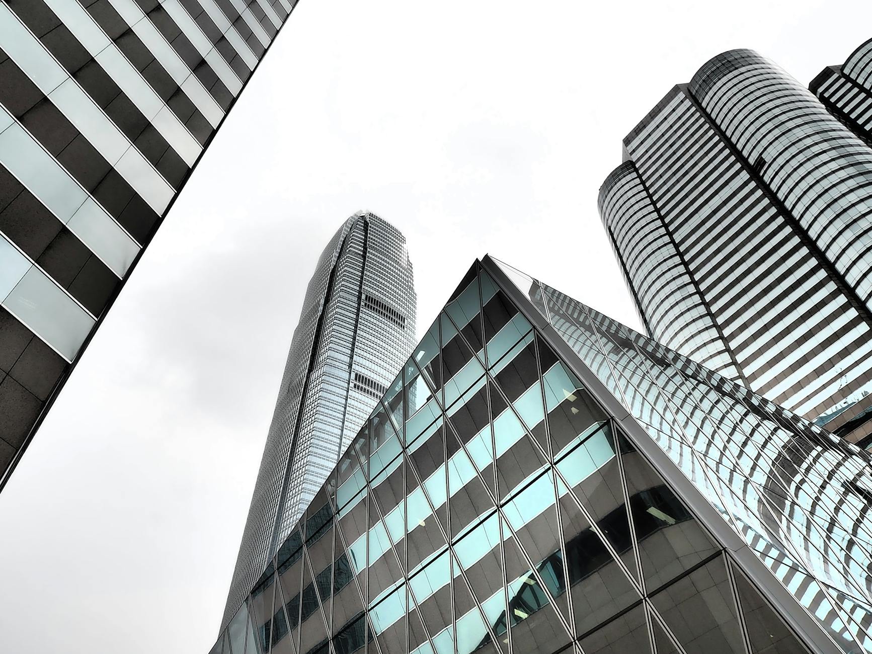 Central Hong Kong office district and business-hotel siting context.