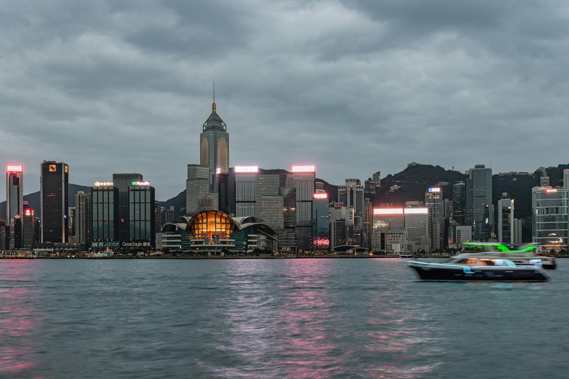 Central Hong Kong venue geography and conference-base planning context.