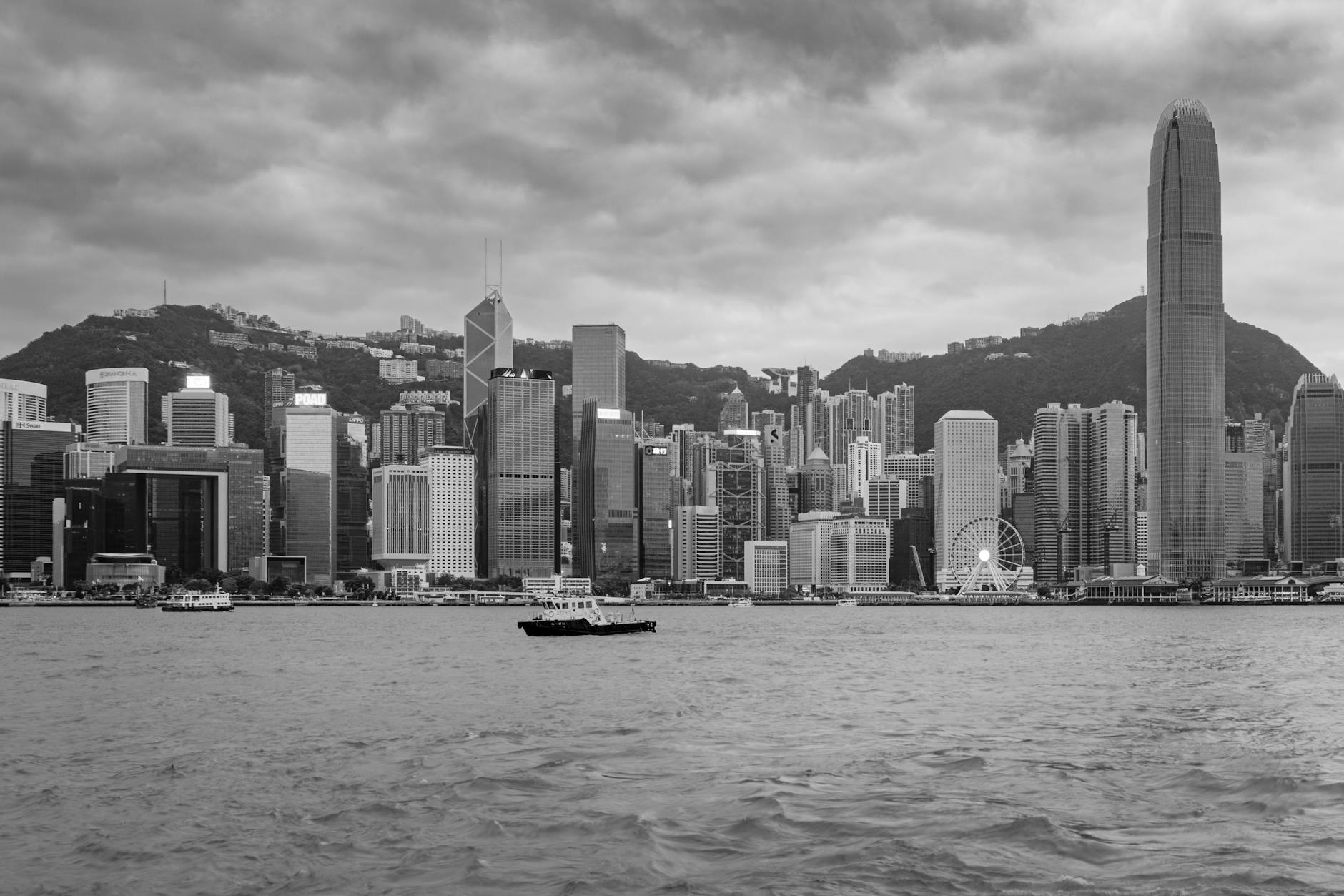 Central Hong Kong conference meals, weather, and evening-return planning context.