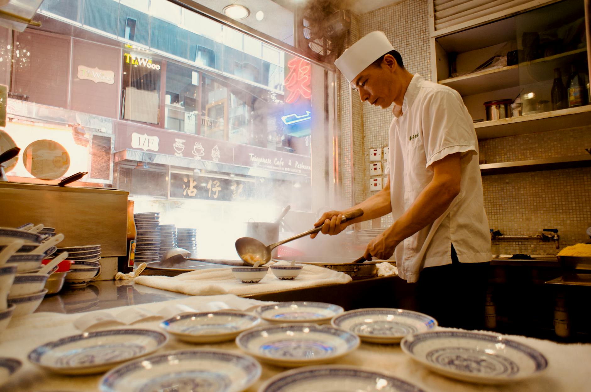 Central Hong Kong cafe and creator editing-reset planning context.