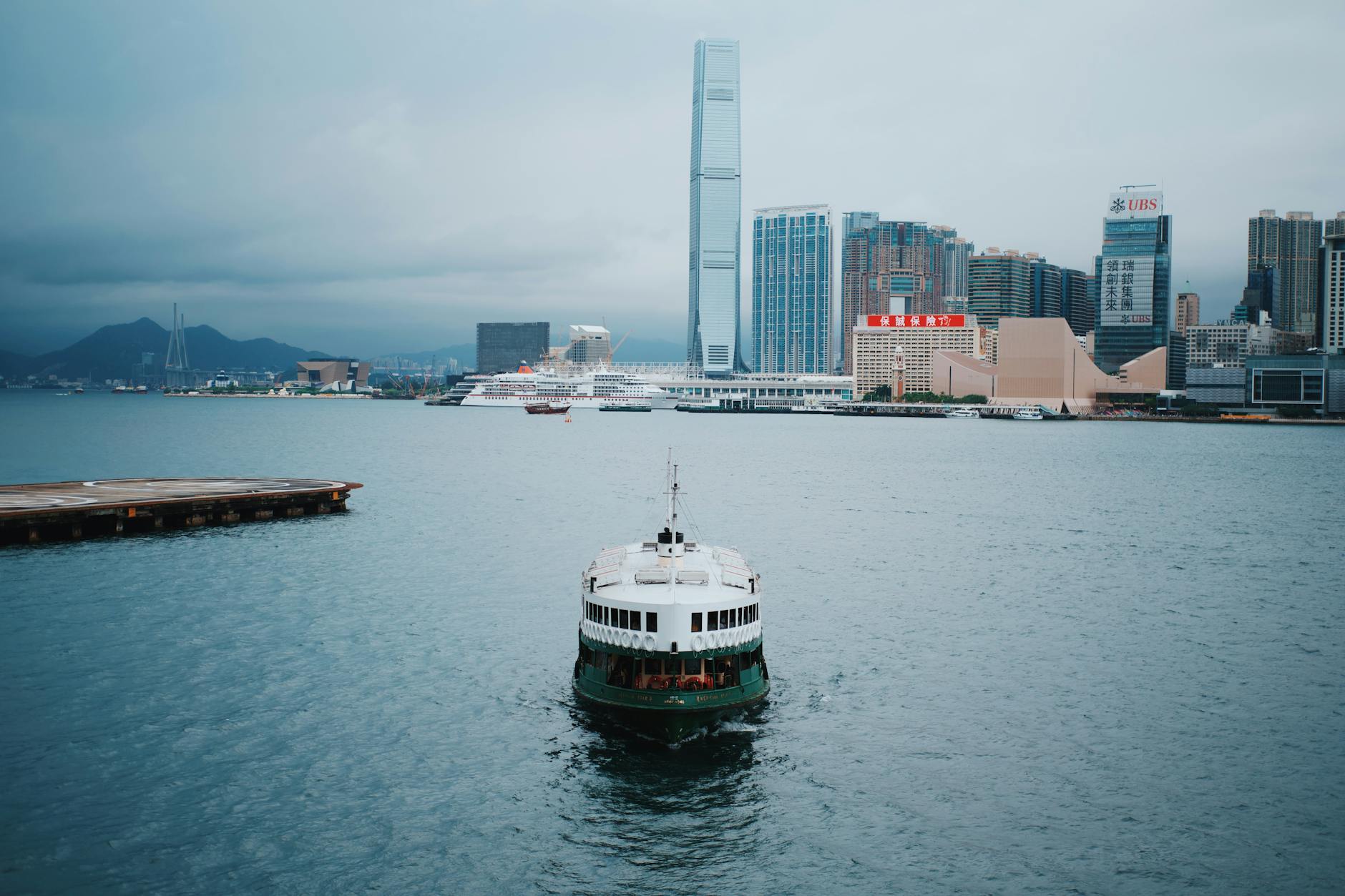 Hong Kong Peak skyline and cruise shore excursion timing context.