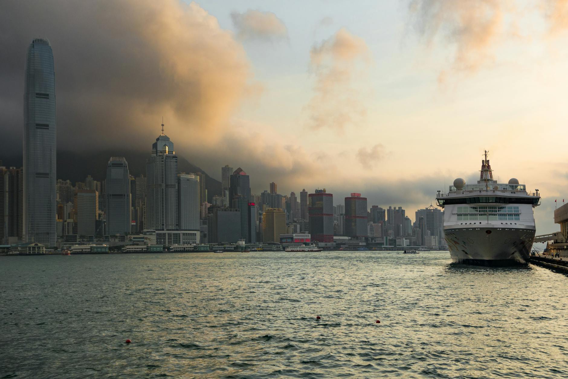 Hong Kong harbor and cruise port-call planning context for Central.