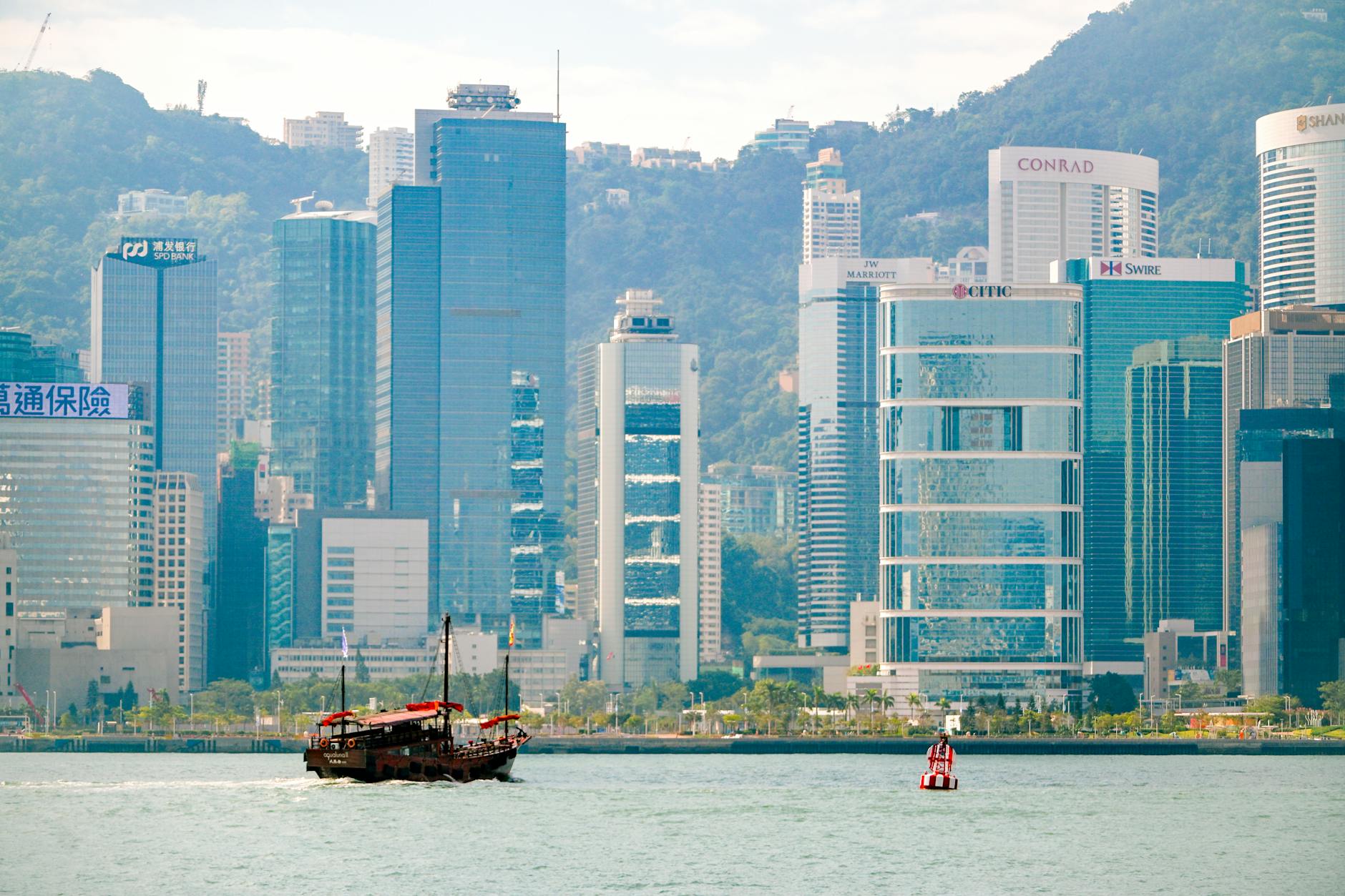 Central Hong Kong family arrival and luggage planning context.