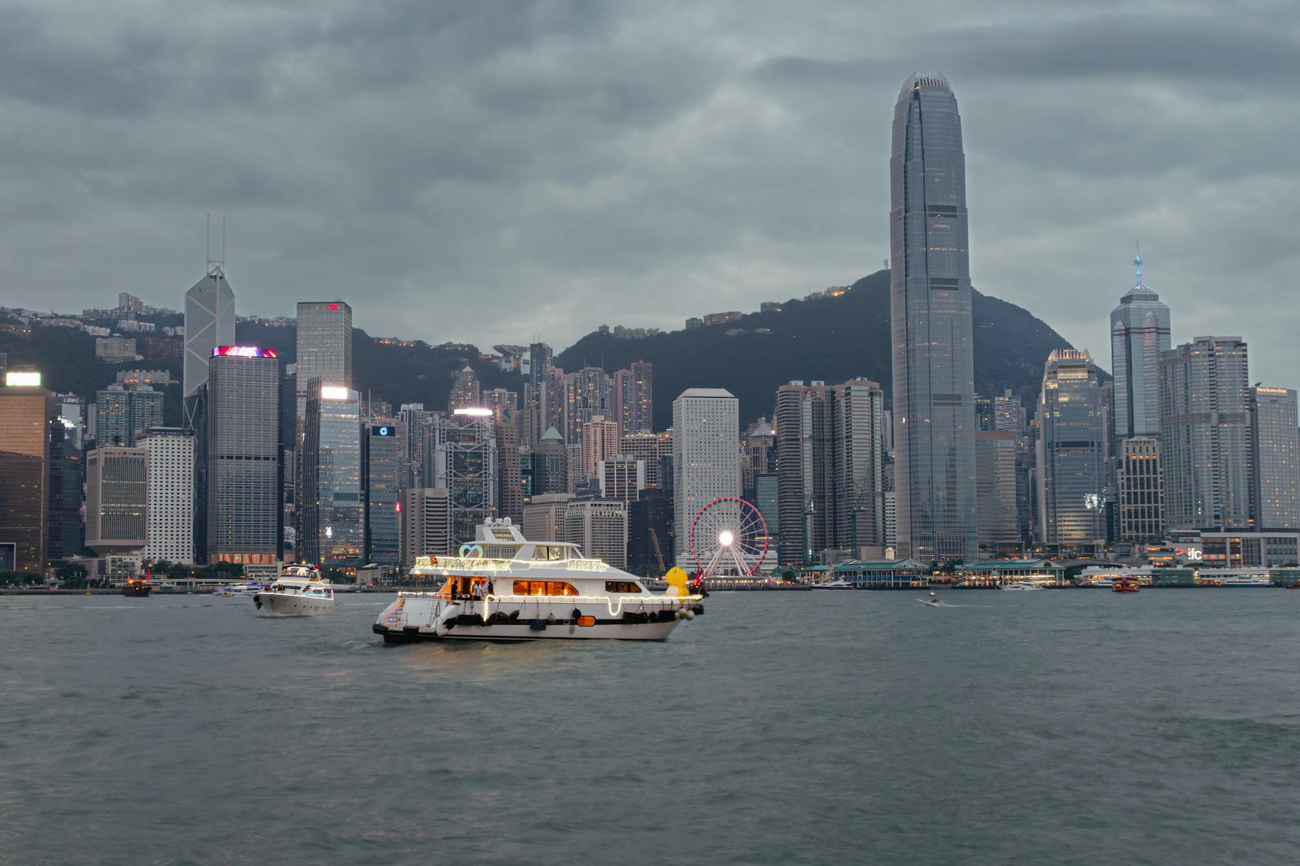 Central Hong Kong arrival and premium transfer planning context.