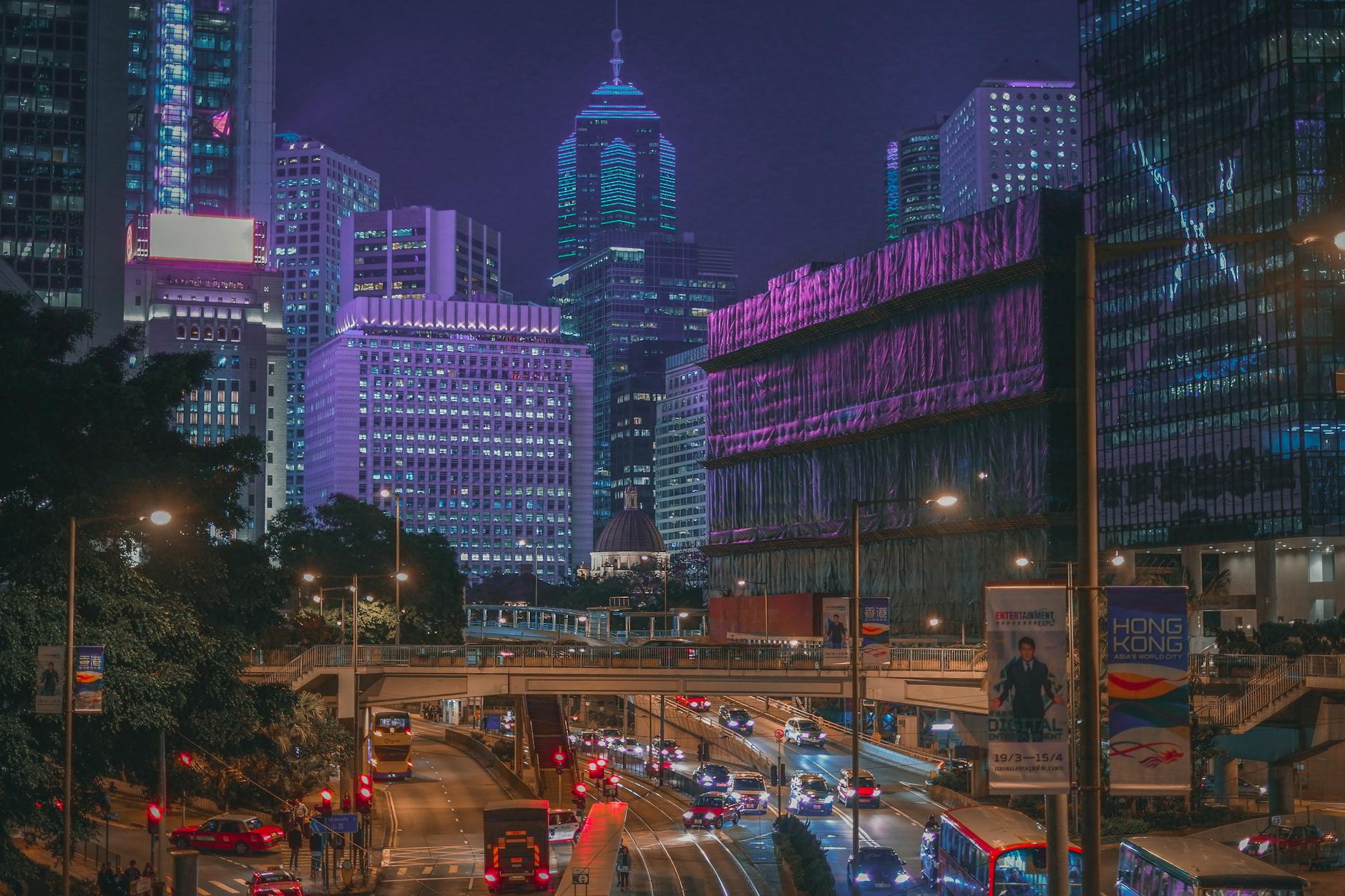 Central Hong Kong luxury privacy and service-planning context.