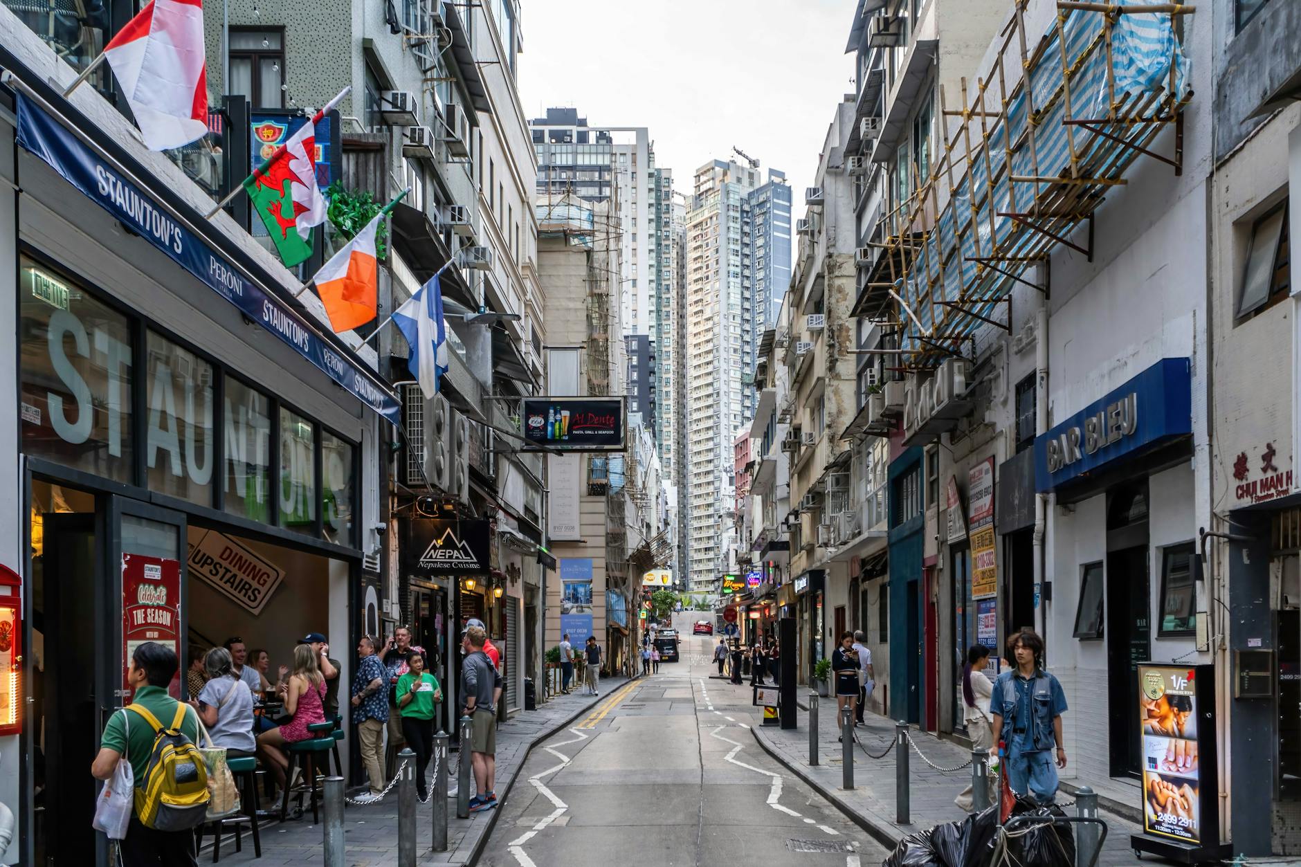 Central Hong Kong night restaurant and hotel-return planning context.