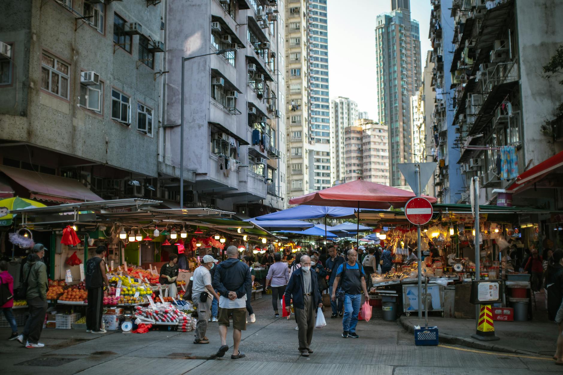 Central Hong Kong repeat leisure visitor image for short-term planning.