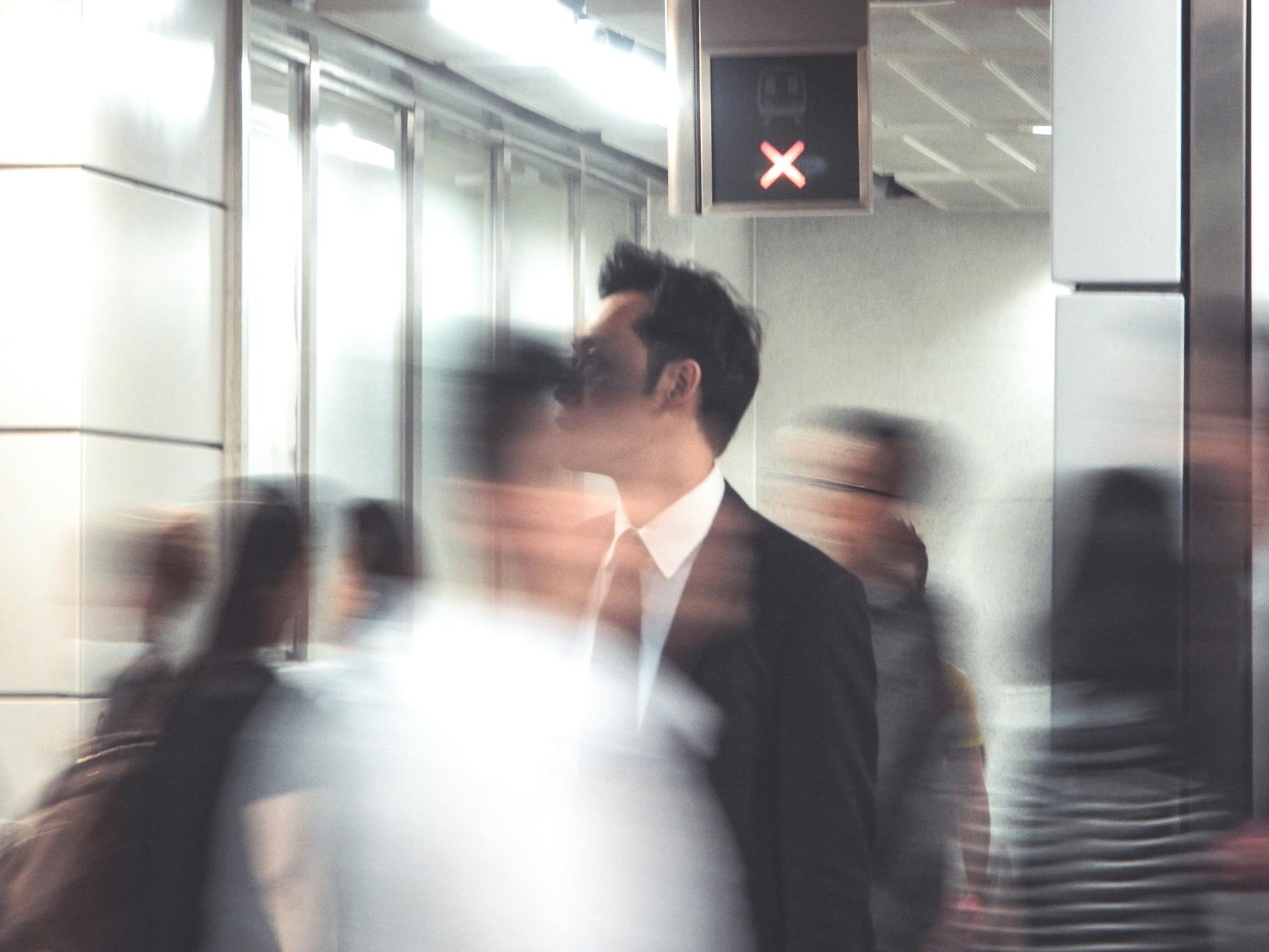 Hong Kong transit and sales traveler meeting-route planning context.