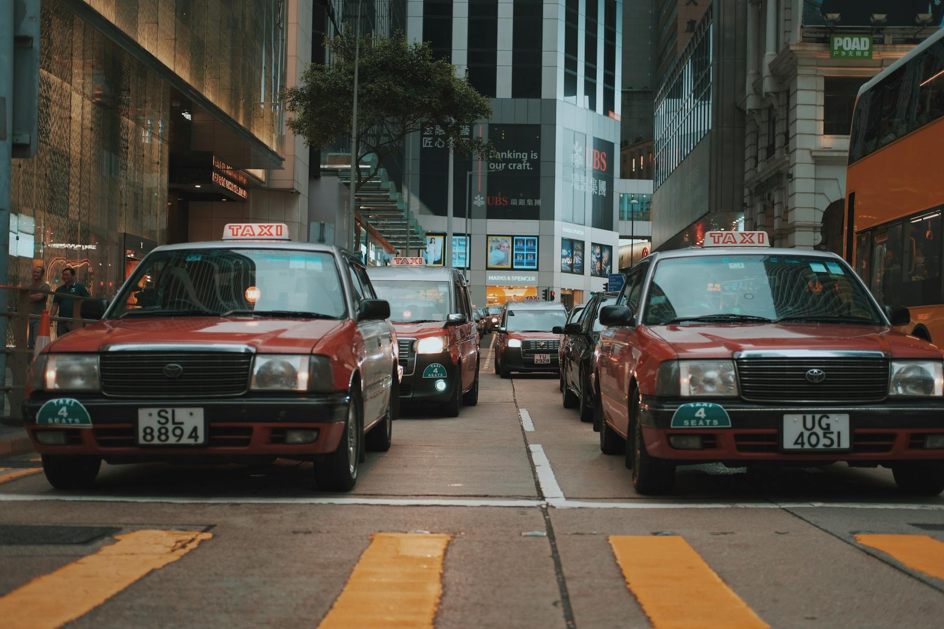 Central Hong Kong taxi and evening client-hosting planning context.