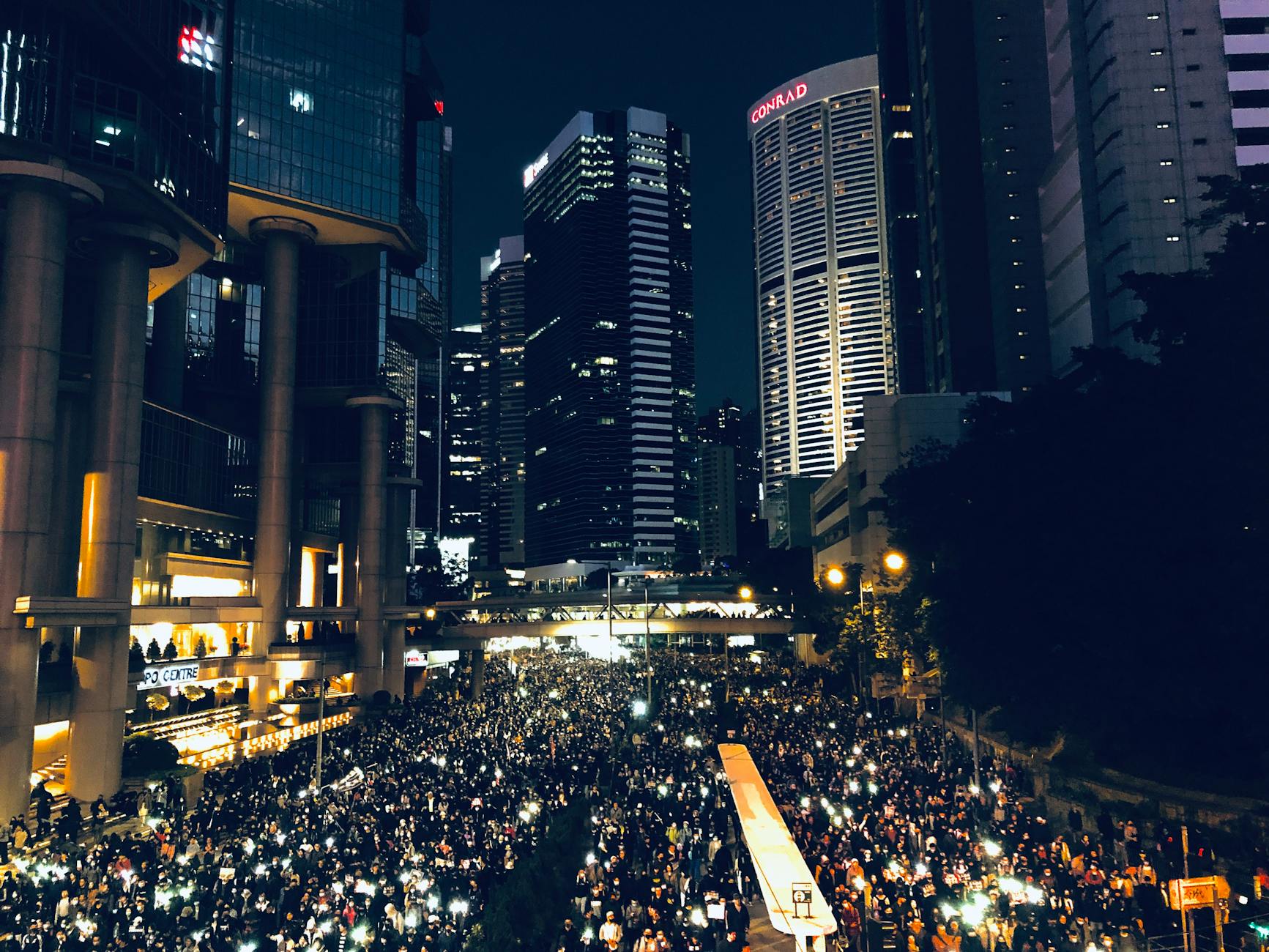 Central Hong Kong restaurant and client-meal planning context for sales travelers.