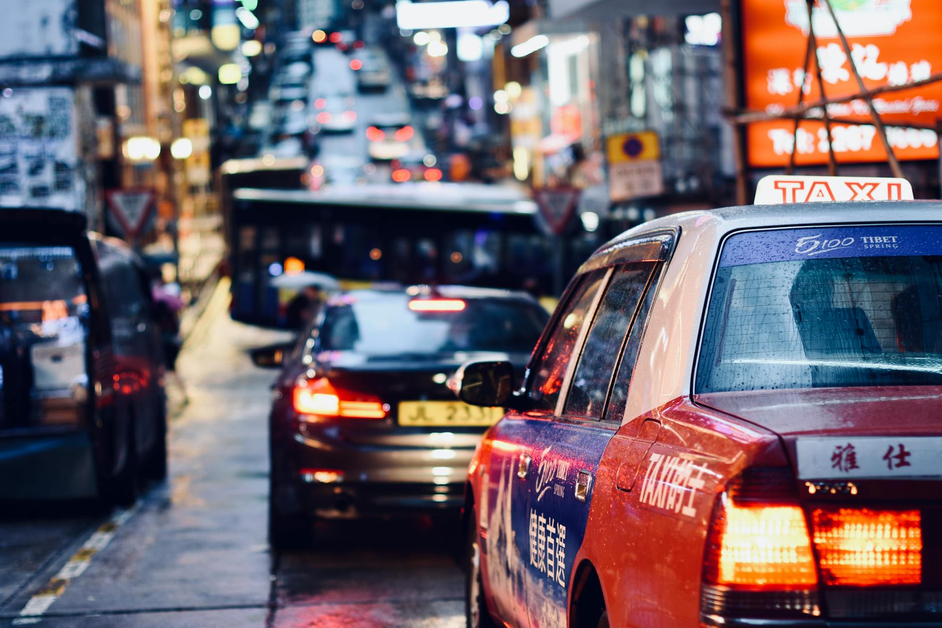 Central Hong Kong weather and solo traveler practical planning context.