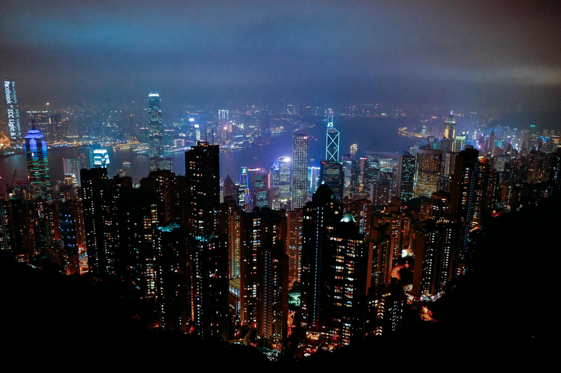 Central Hong Kong student on short program and city-orientation planning context.