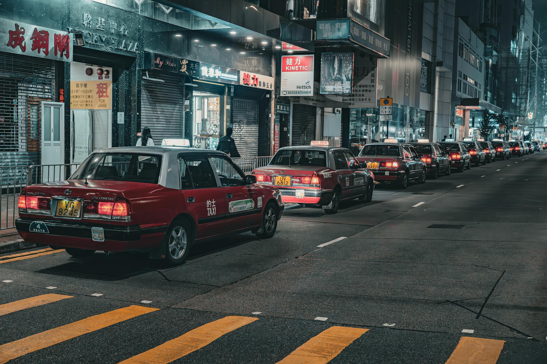 Central Hong Kong taxi and curb-access planning for travelers with mobility limitations.