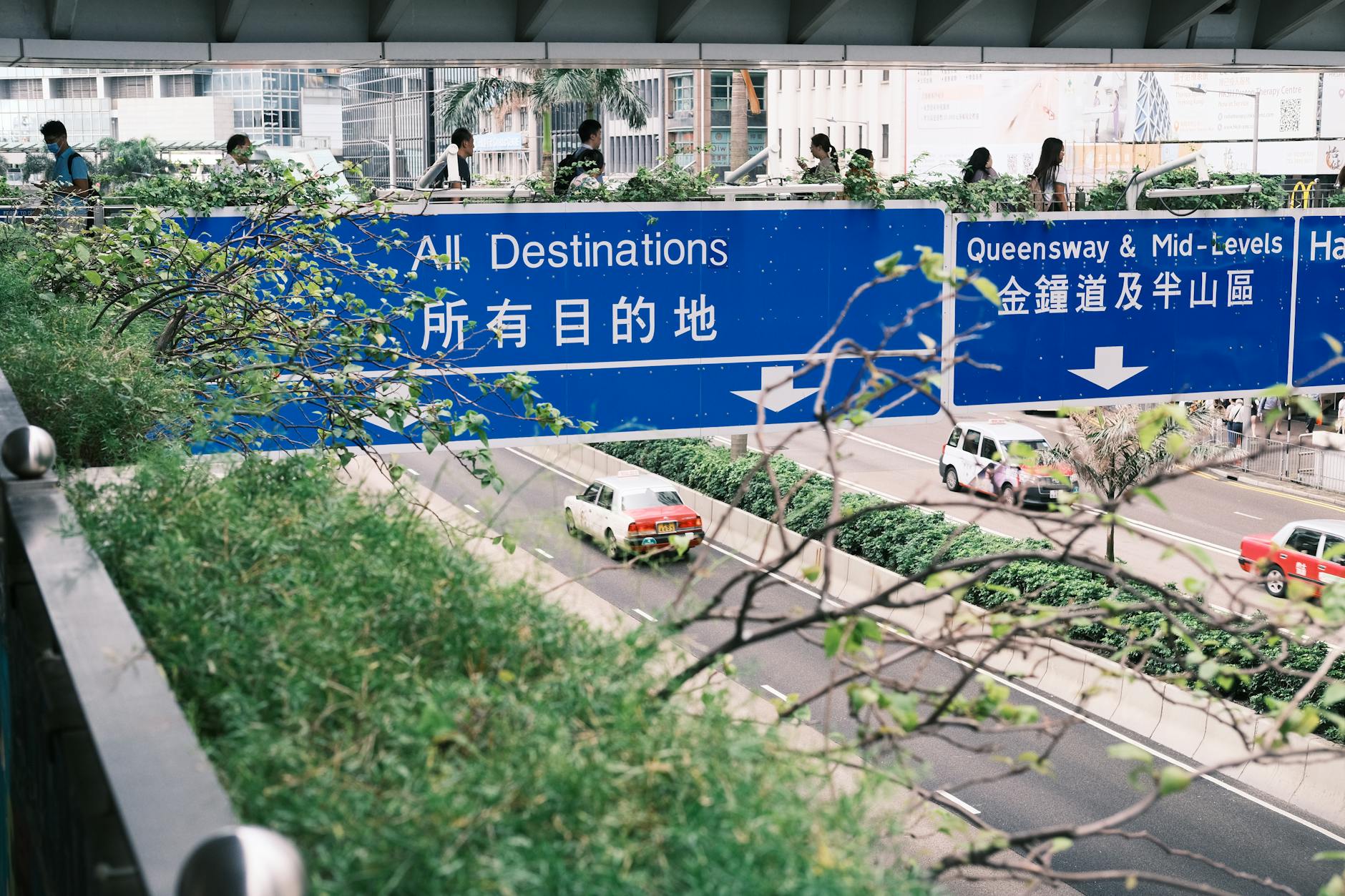 Central Hong Kong vertical streets and route planning for women travelers.