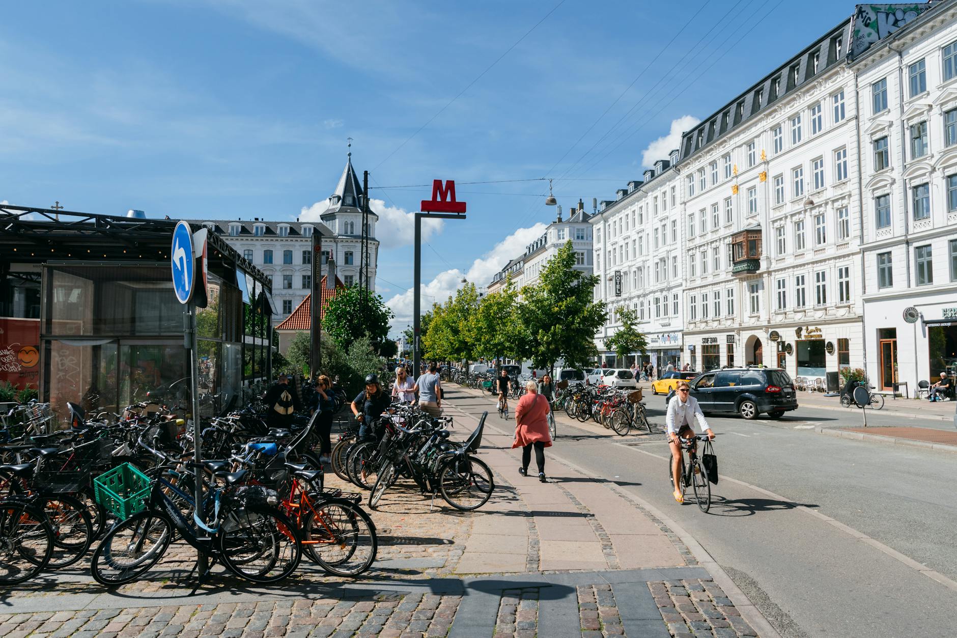 Bicyclists and pedestrians in Copenhagen for budget movement planning.