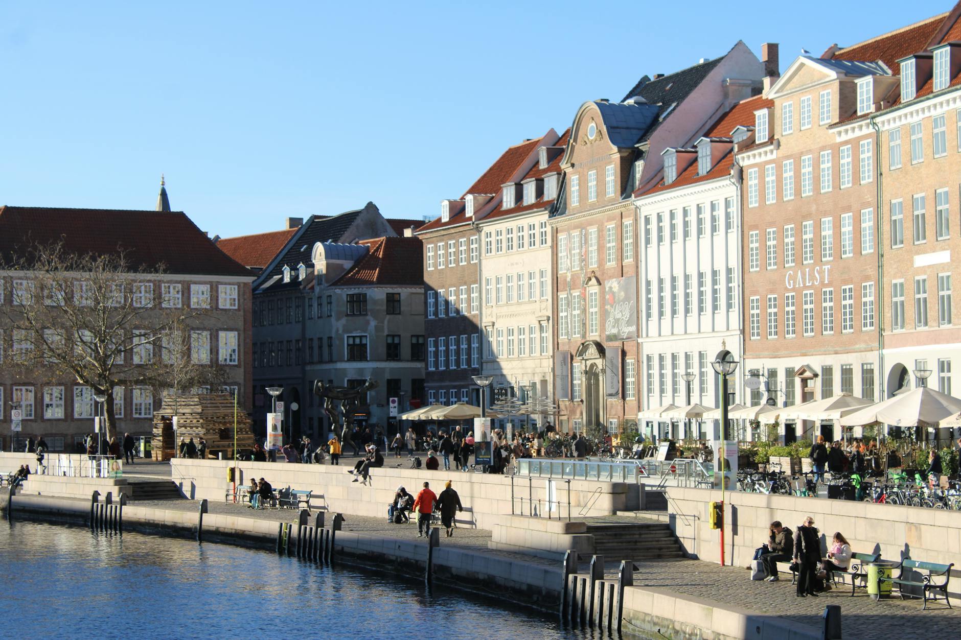 Sunny Copenhagen waterfront for family travel planning.