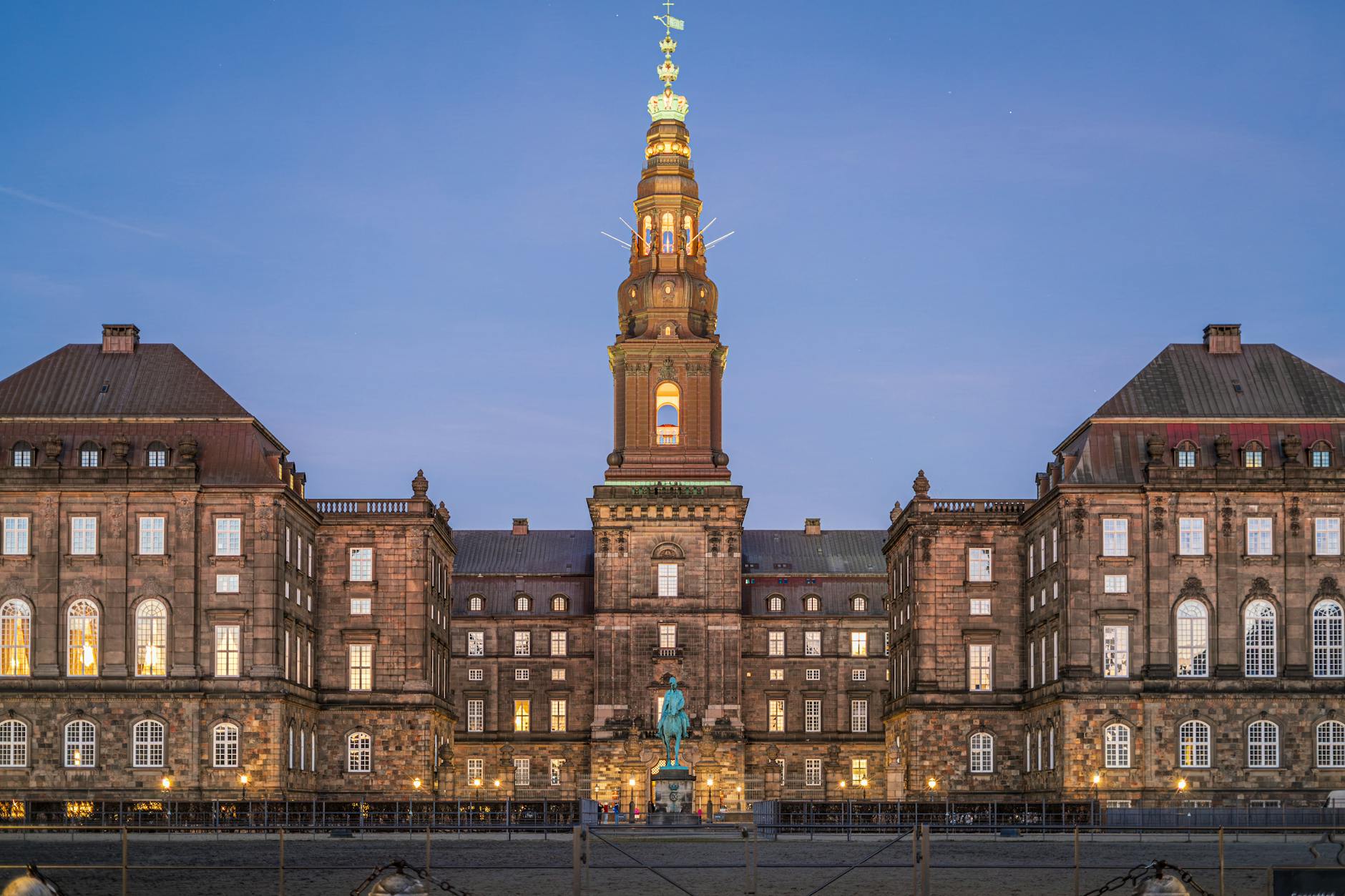 Christiansborg Palace in Copenhagen for journalist location planning.