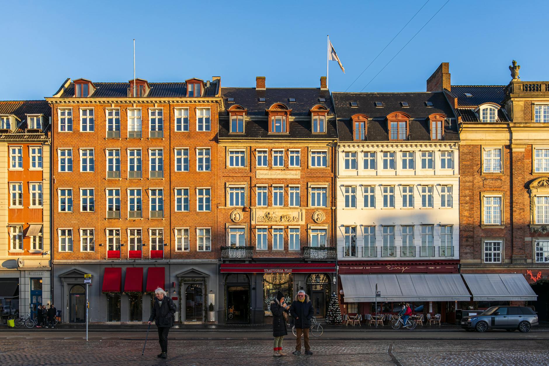 Colorful central Copenhagen facades for solo orientation planning.