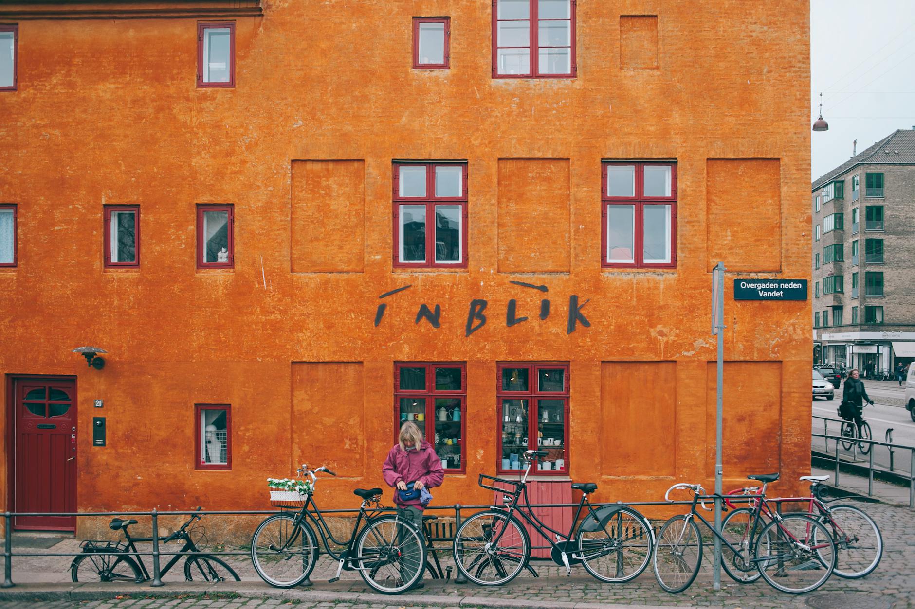 Copenhagen bicycle street scene for student housing commute planning.