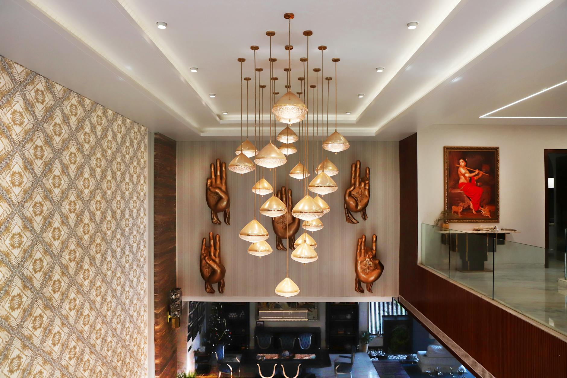Luxury New Delhi interior with chandeliers for high-comfort trip planning.