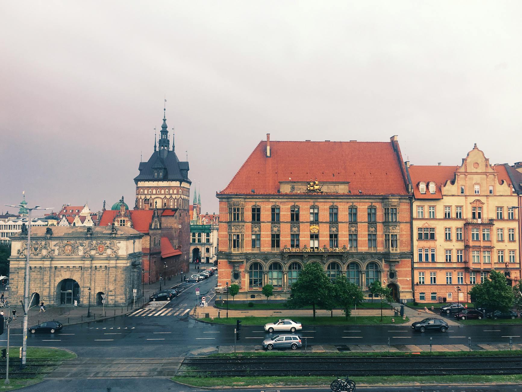 Gdansk cafe work setting for consultant work-block planning.