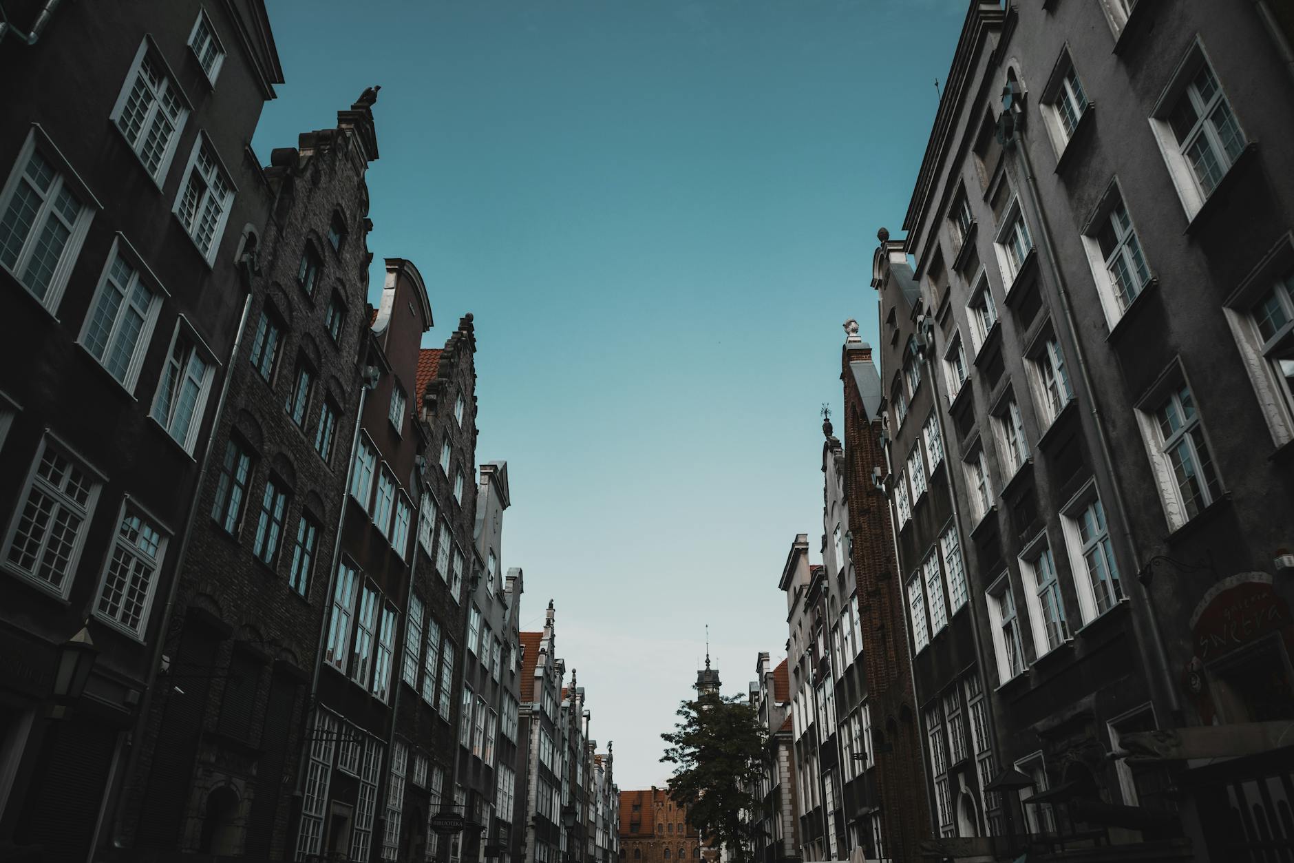 Gdansk old-town photo spot for content creator route planning.