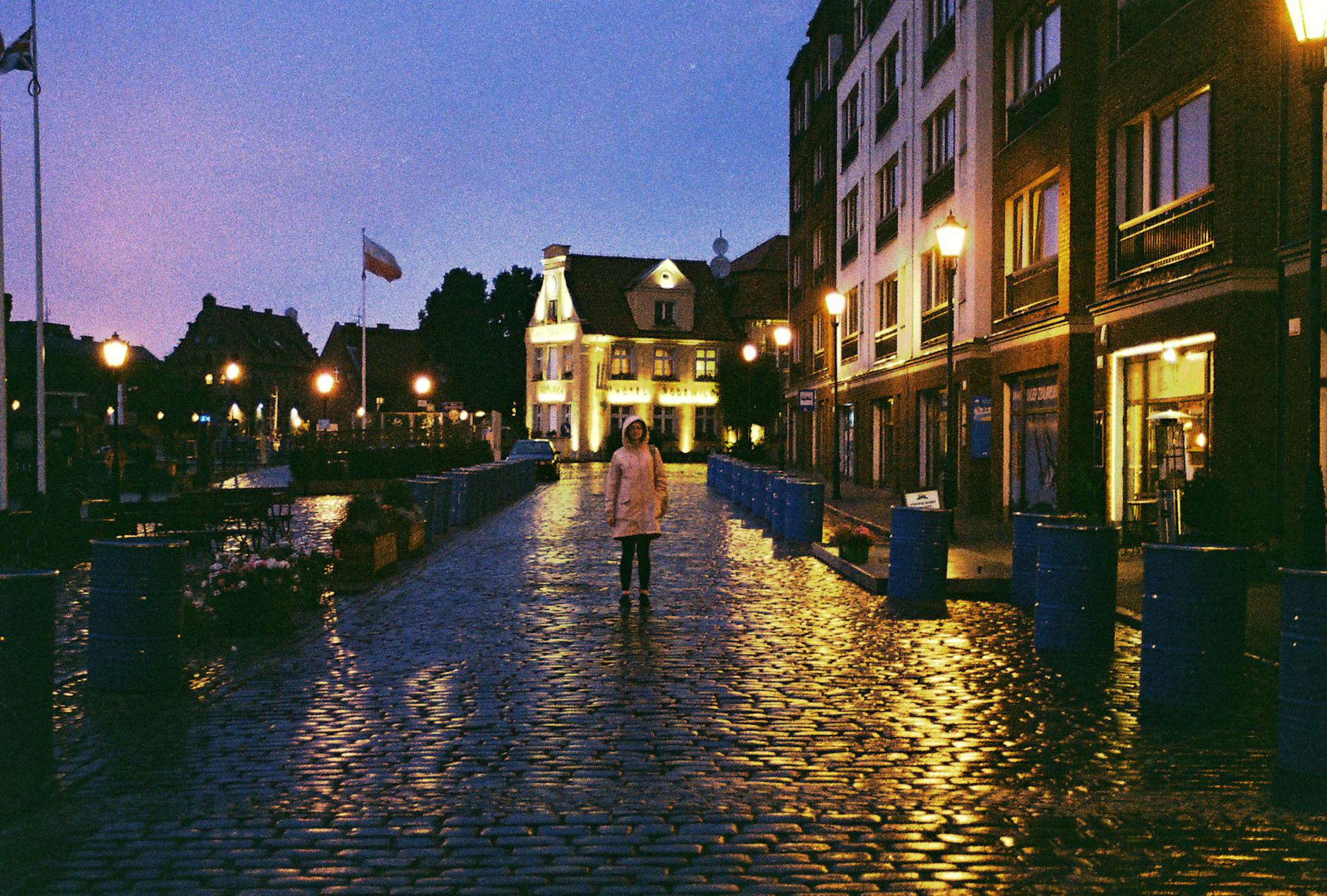 Gdansk old town at night for nightlife traveler planning.