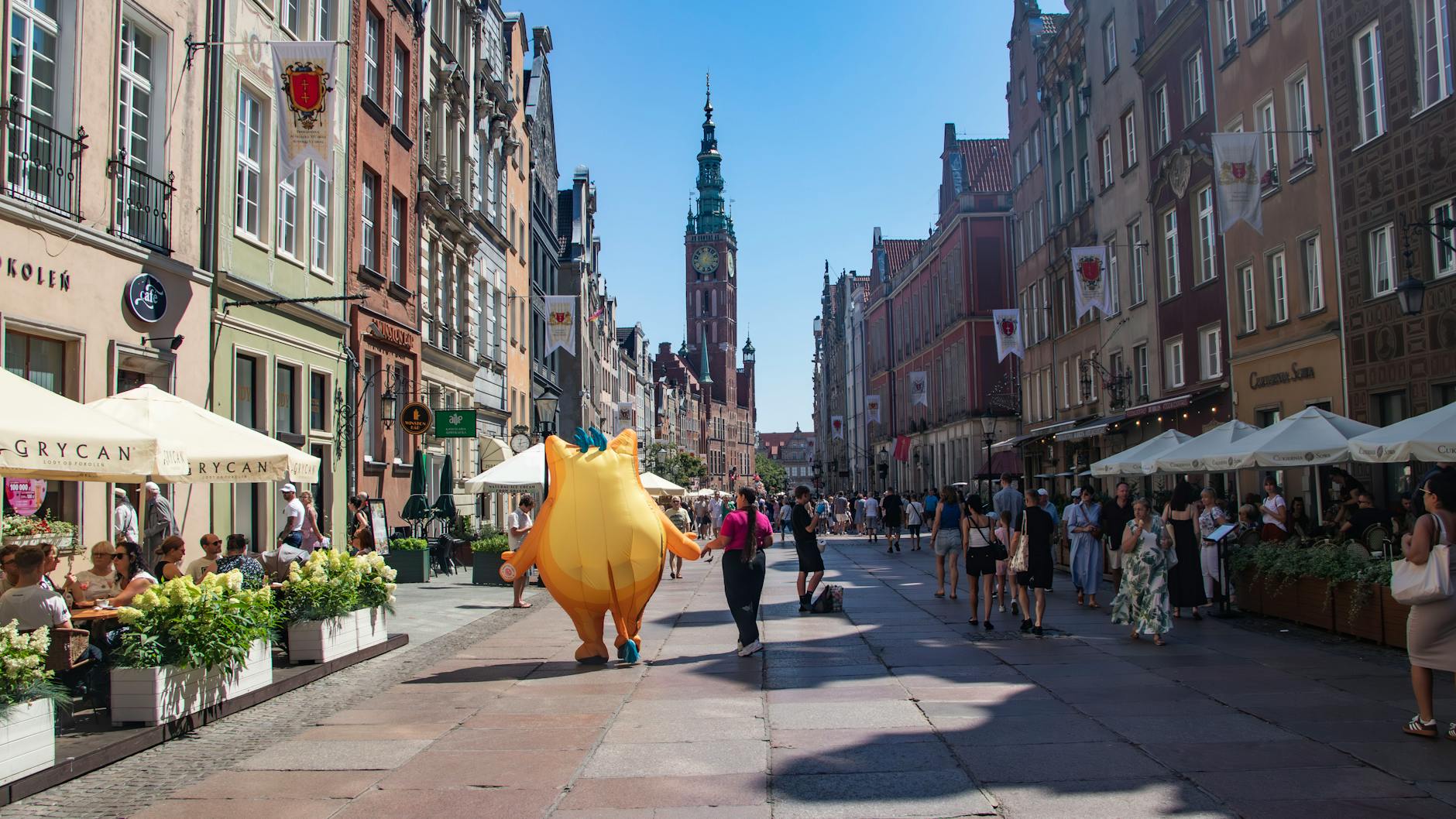 Gdansk old-town shopping area for repeat leisure visitor planning.