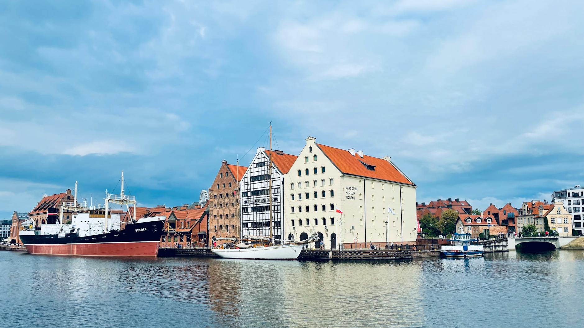 Gdansk evening street for solo traveler safety planning.