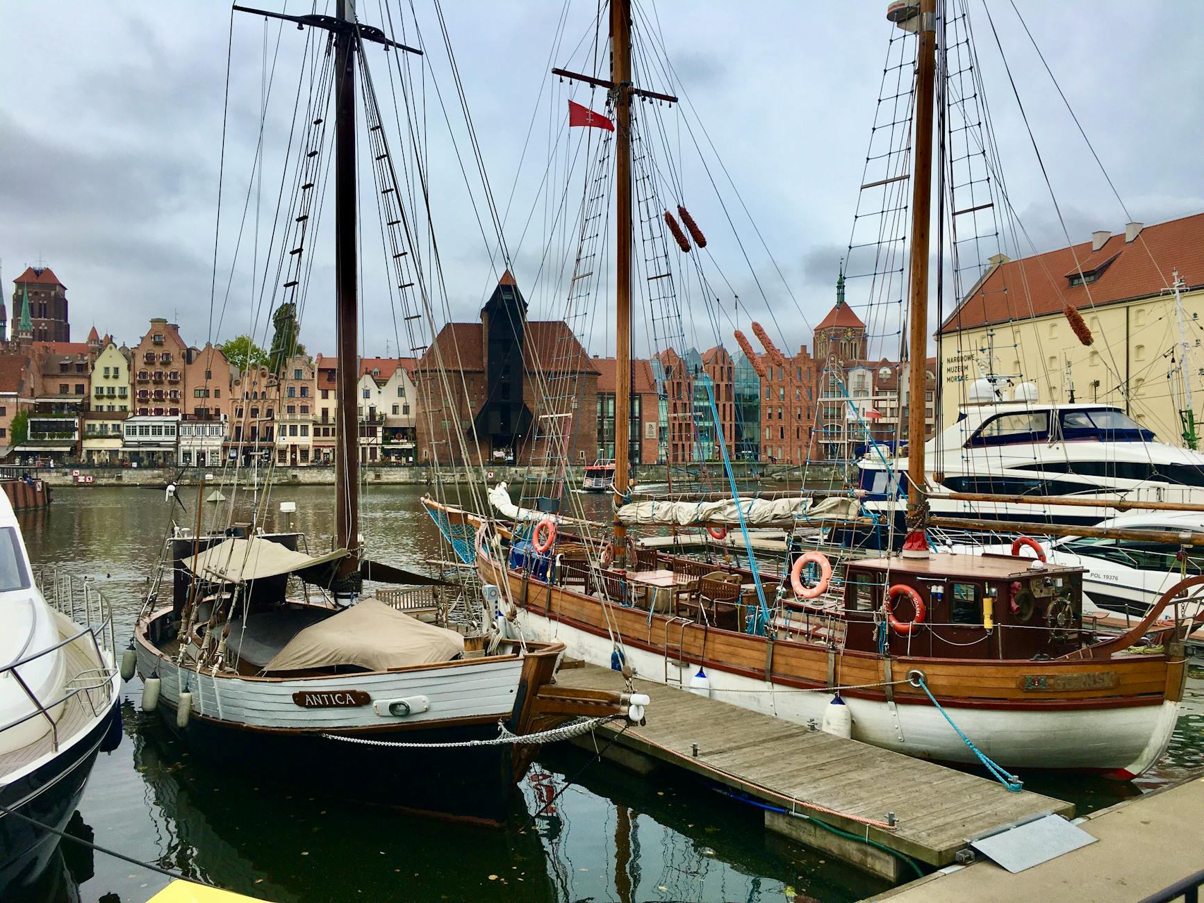 Gdansk Motlawa waterfront for tourist timing planning.