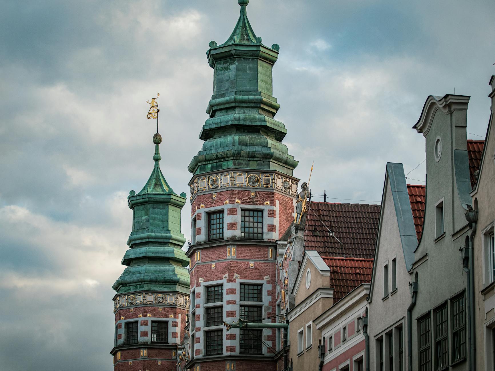 Gdansk old town route for stopover meal planning.