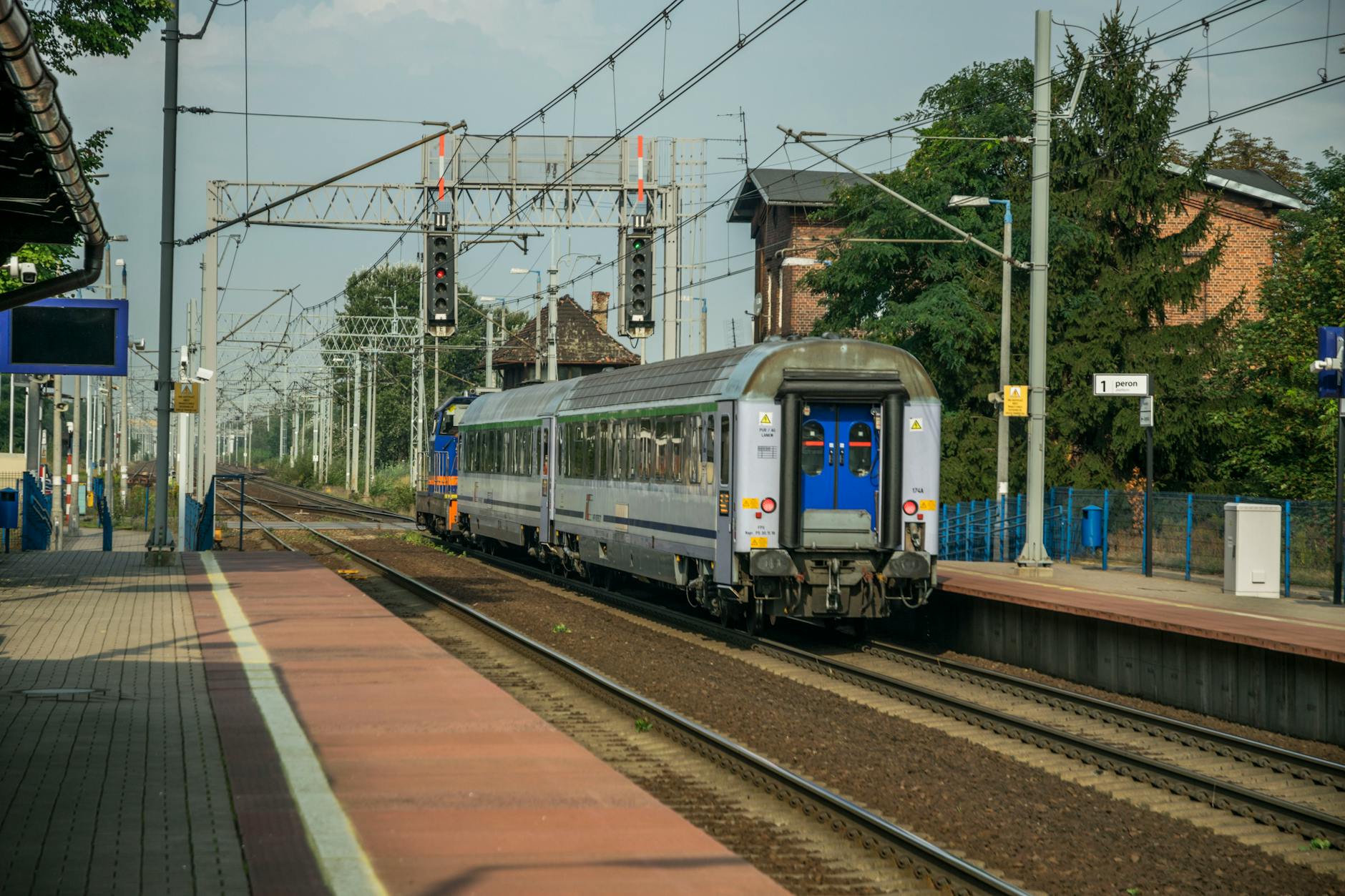 Gdansk rail and station context for stopover luggage planning.