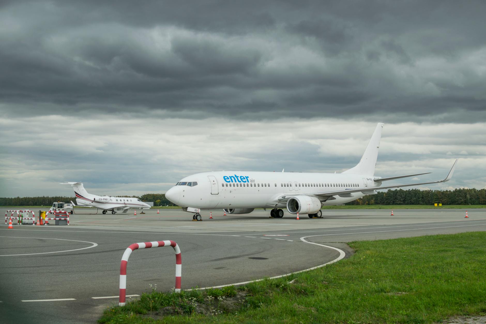 Gdansk airport and transit context for stopover timing planning.