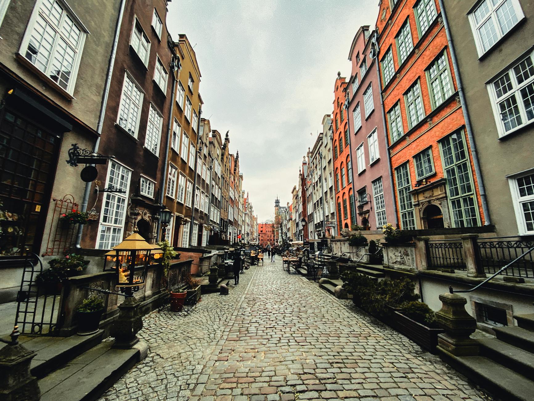 Gdansk old-town route for medical backup planning.