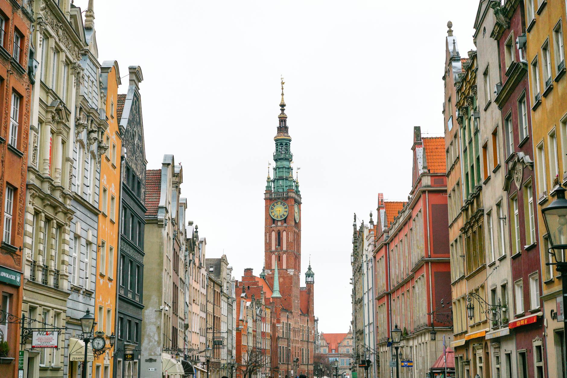 Gdansk walking route for woman traveler daytime planning.