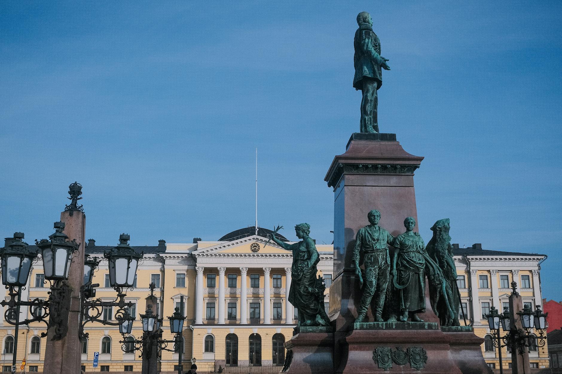 Helsinki statue and architecture for content creator travel report planning.