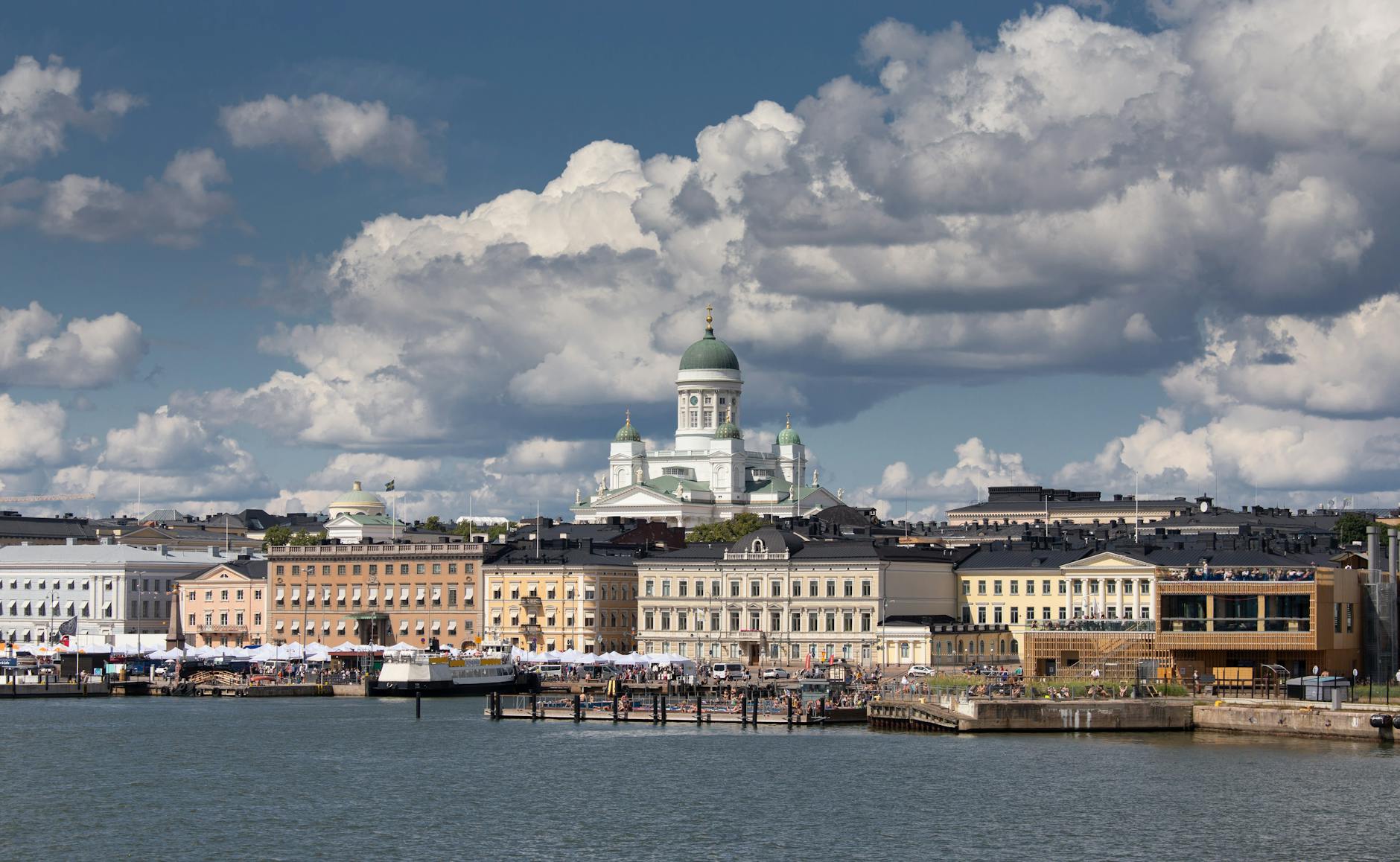 Helsinki skyline and cathedral for first-time weather planning.