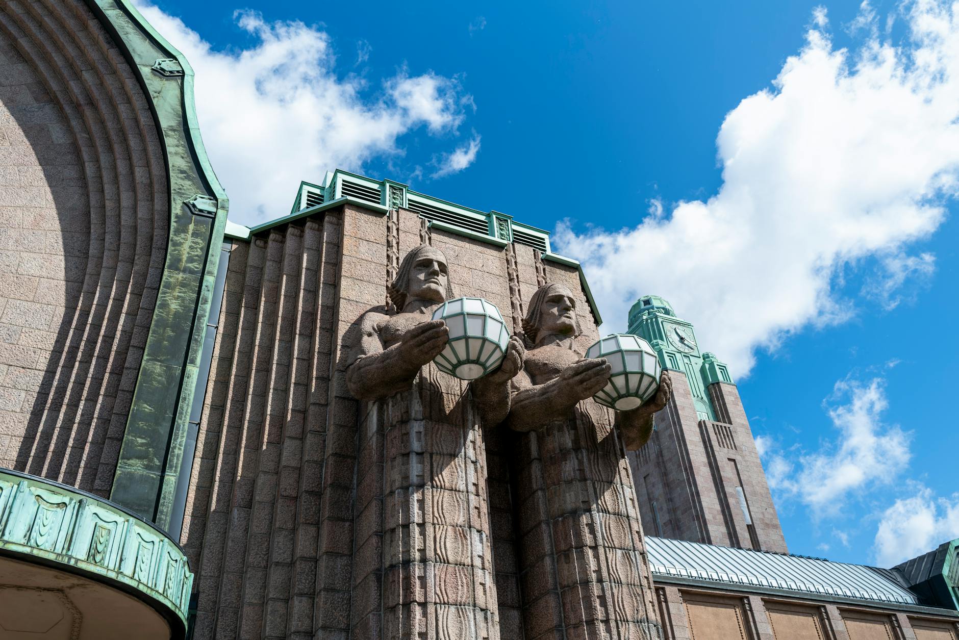Helsinki Central Station facade for student arrival planning.
