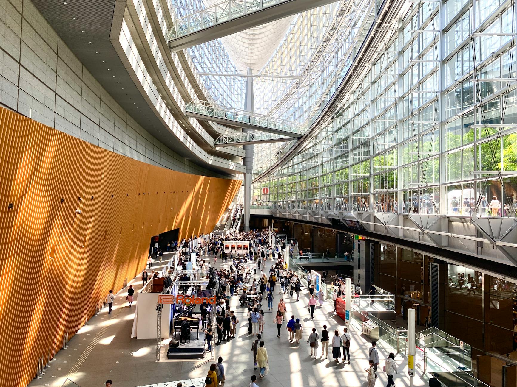 Modern convention interior for trade-show lodging and commute planning.