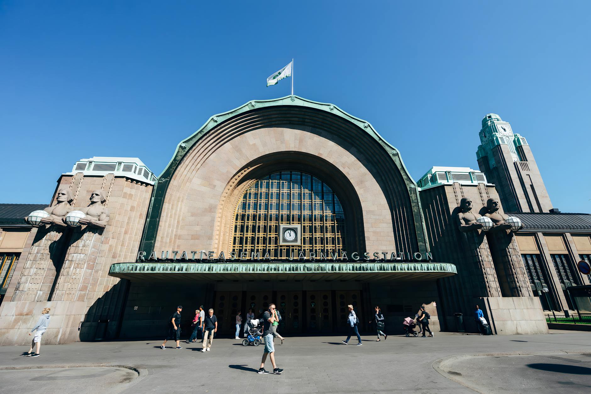 Helsinki Central Railway Station exterior for mobility travel report planning.