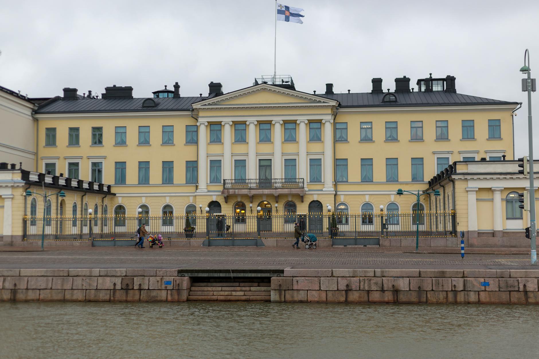 Helsinki Presidential Palace area for lodging access planning.