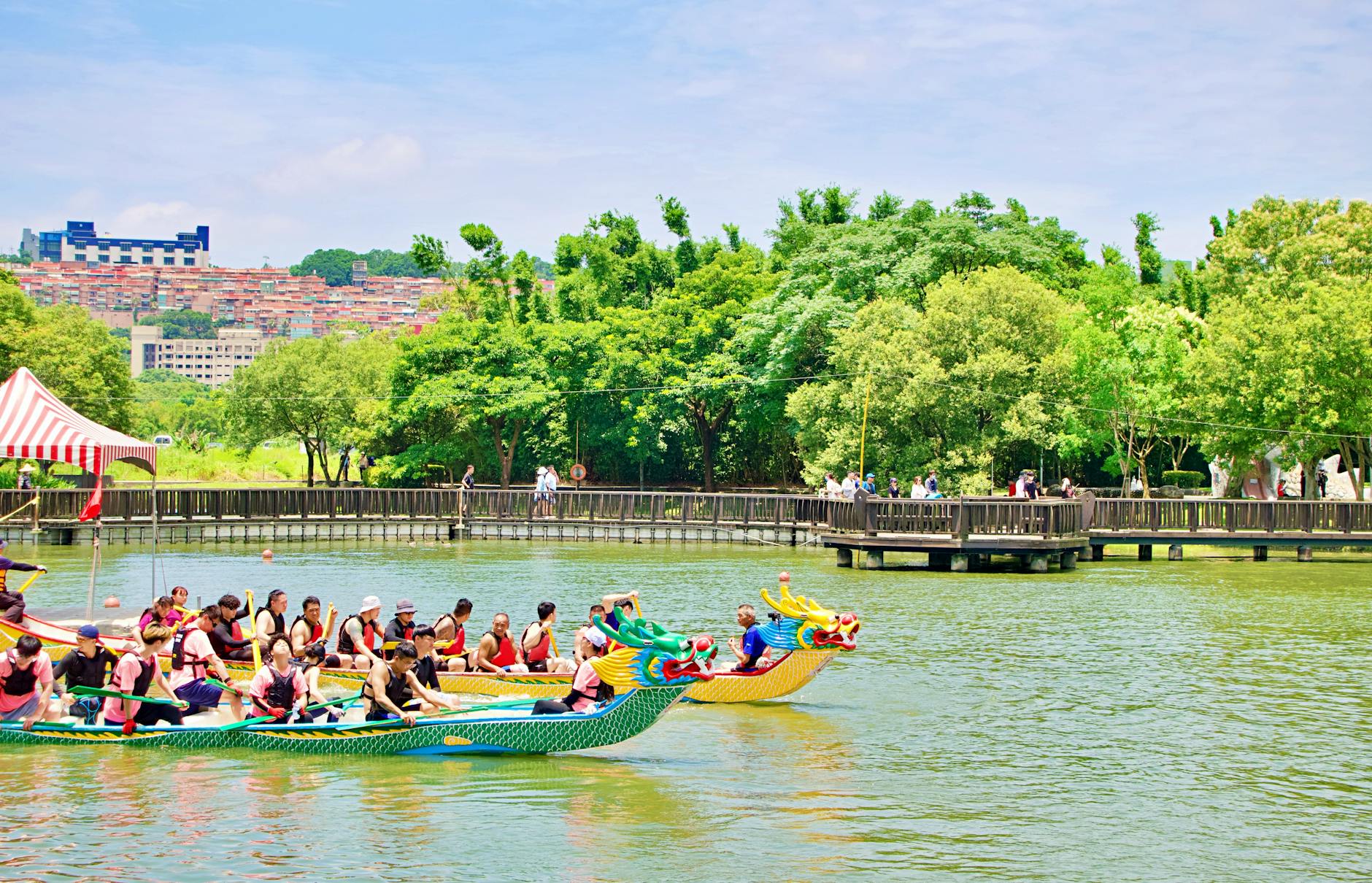 Taiwan dragon boat event and family activity pacing context.